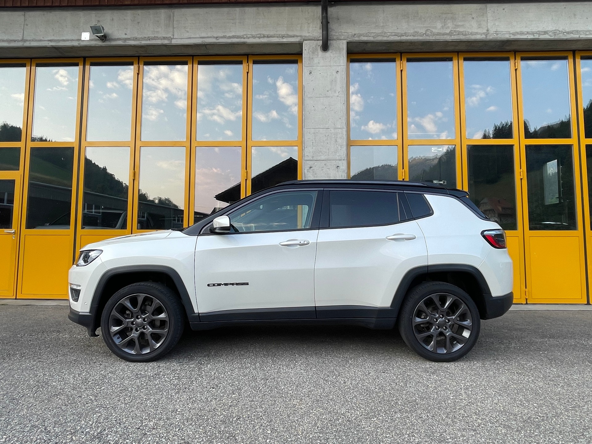 JEEP Compass 1.4 Turbo S Sport Edition AWD 9ATX-image-2