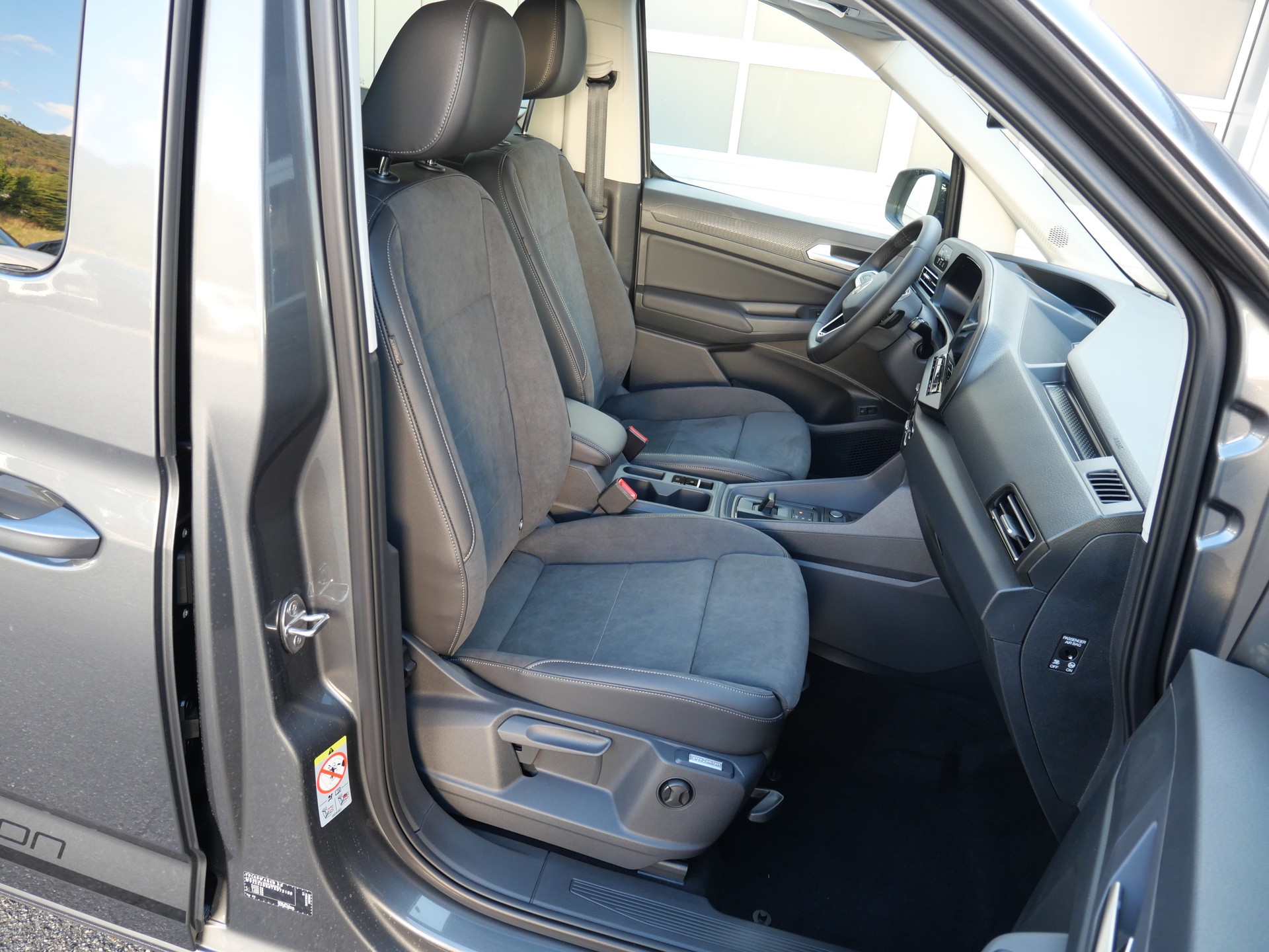 VW Caddy 1.5 TSI Plug in Hybrid Edition DSG *5 Jahre Garantie*-image-11