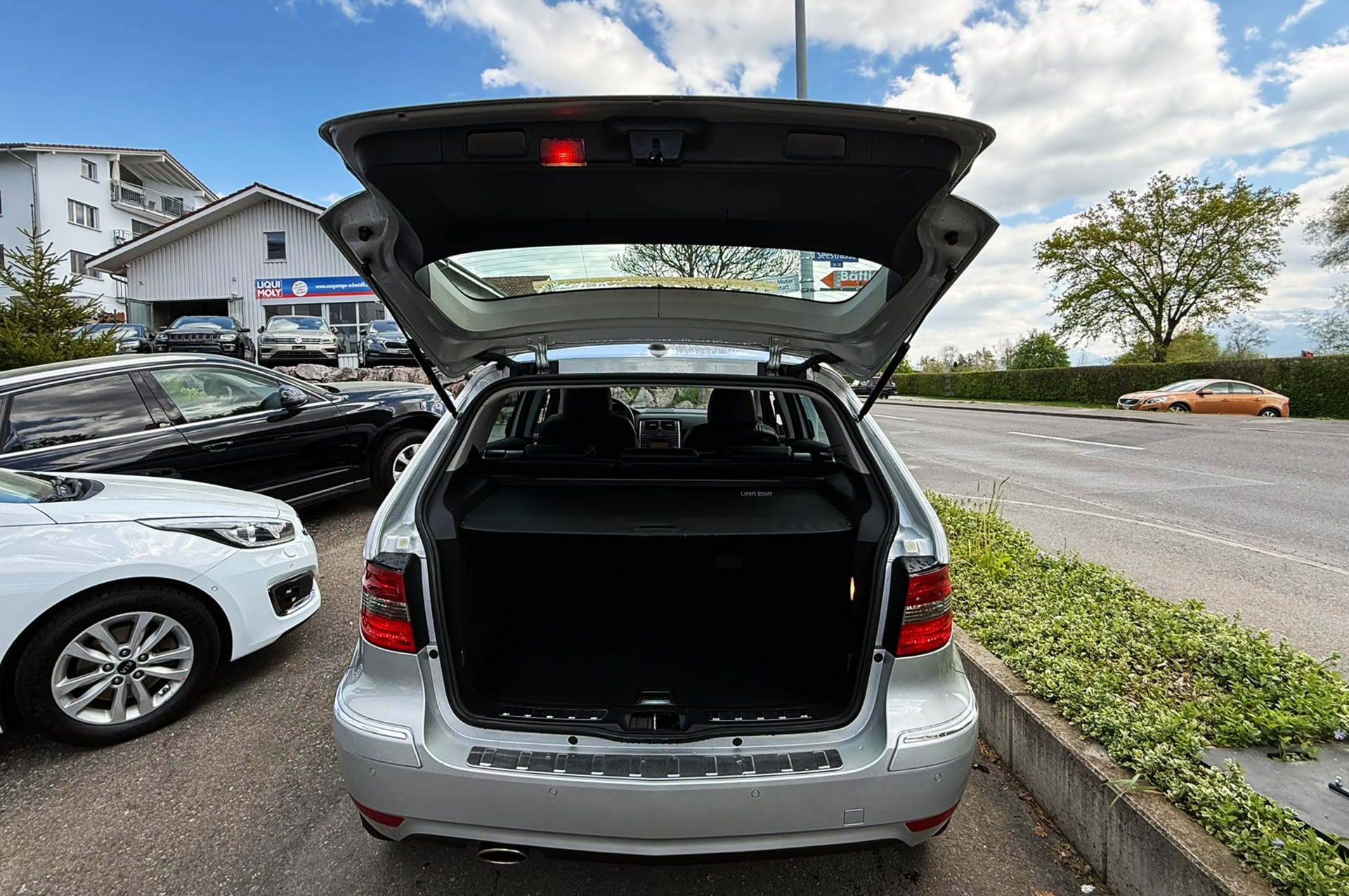 MERCEDES-BENZ B 180 Selection Autotronic-image-4