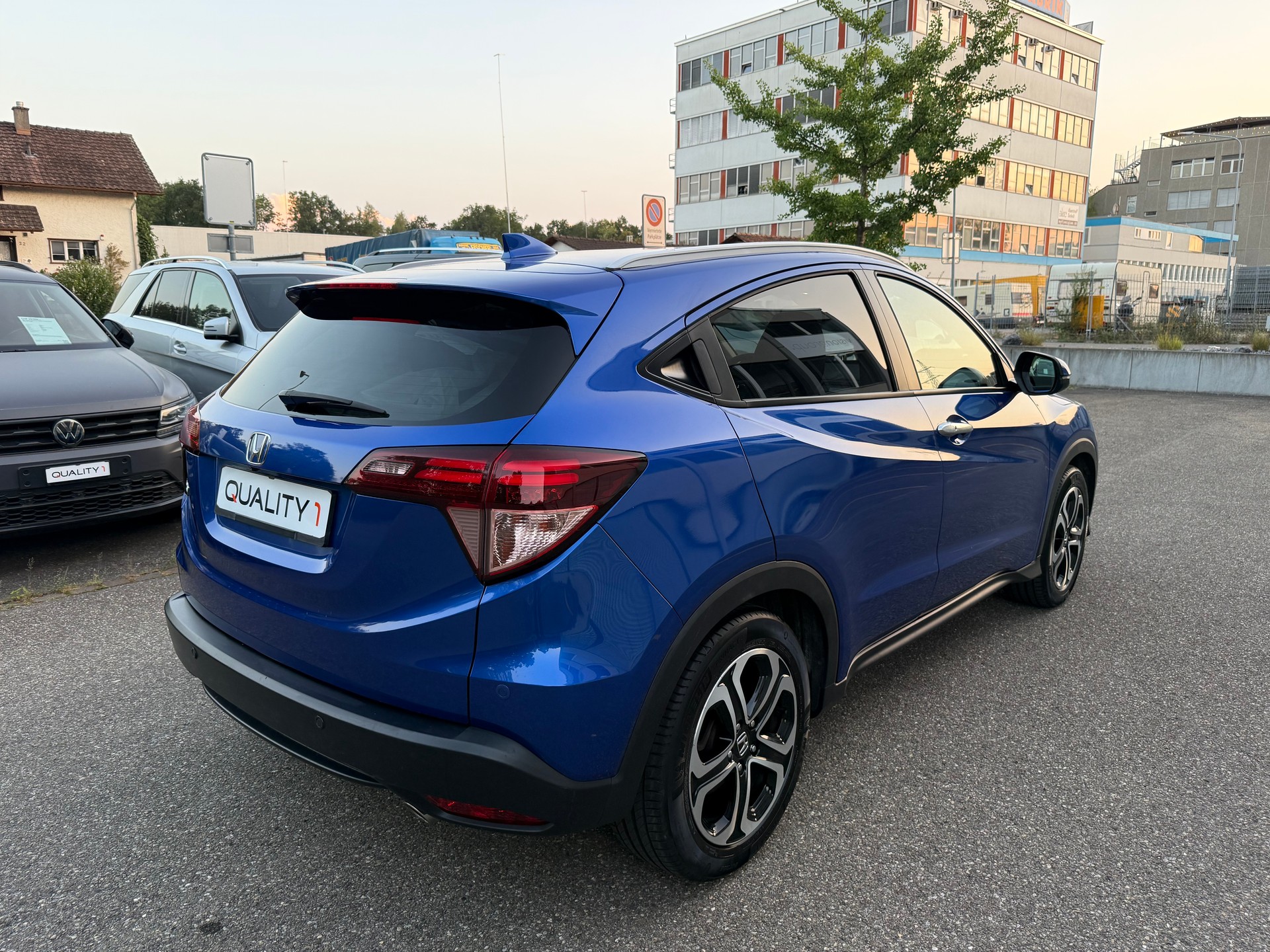 HONDA HR-V 1.6i-DTEC Executive-image-5