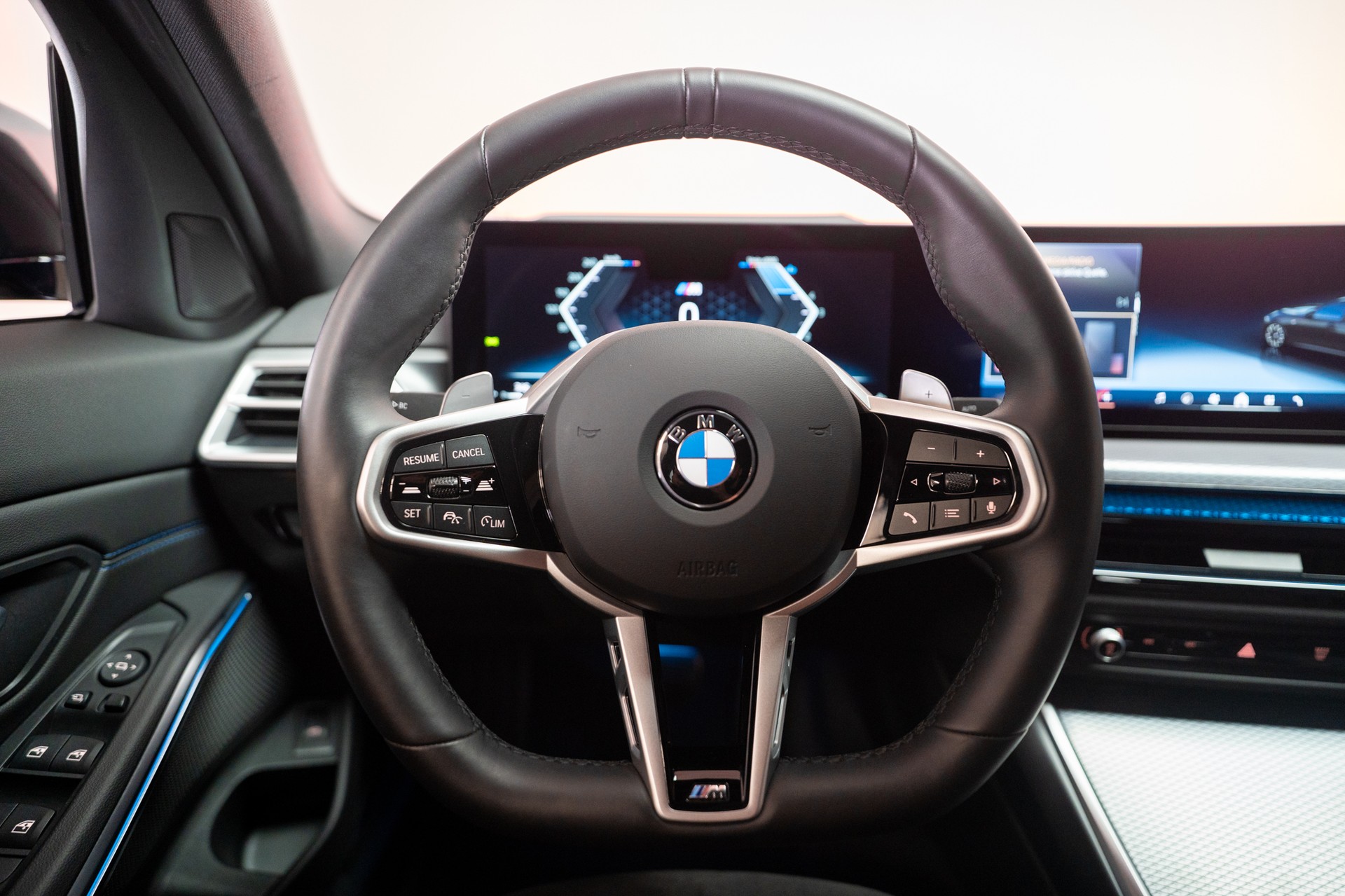 BMW 320d M Sport SAG / 360°Kamera / HeadUp / el.Heckklappe-image-16