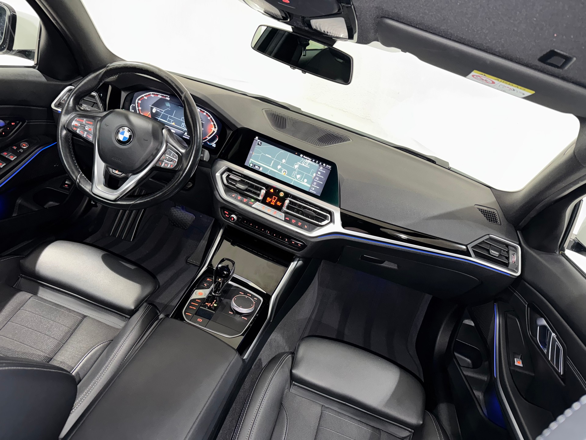 BMW 320d xDrive 48V Touring Steptronic | 1.Hand | AHK |-image-14