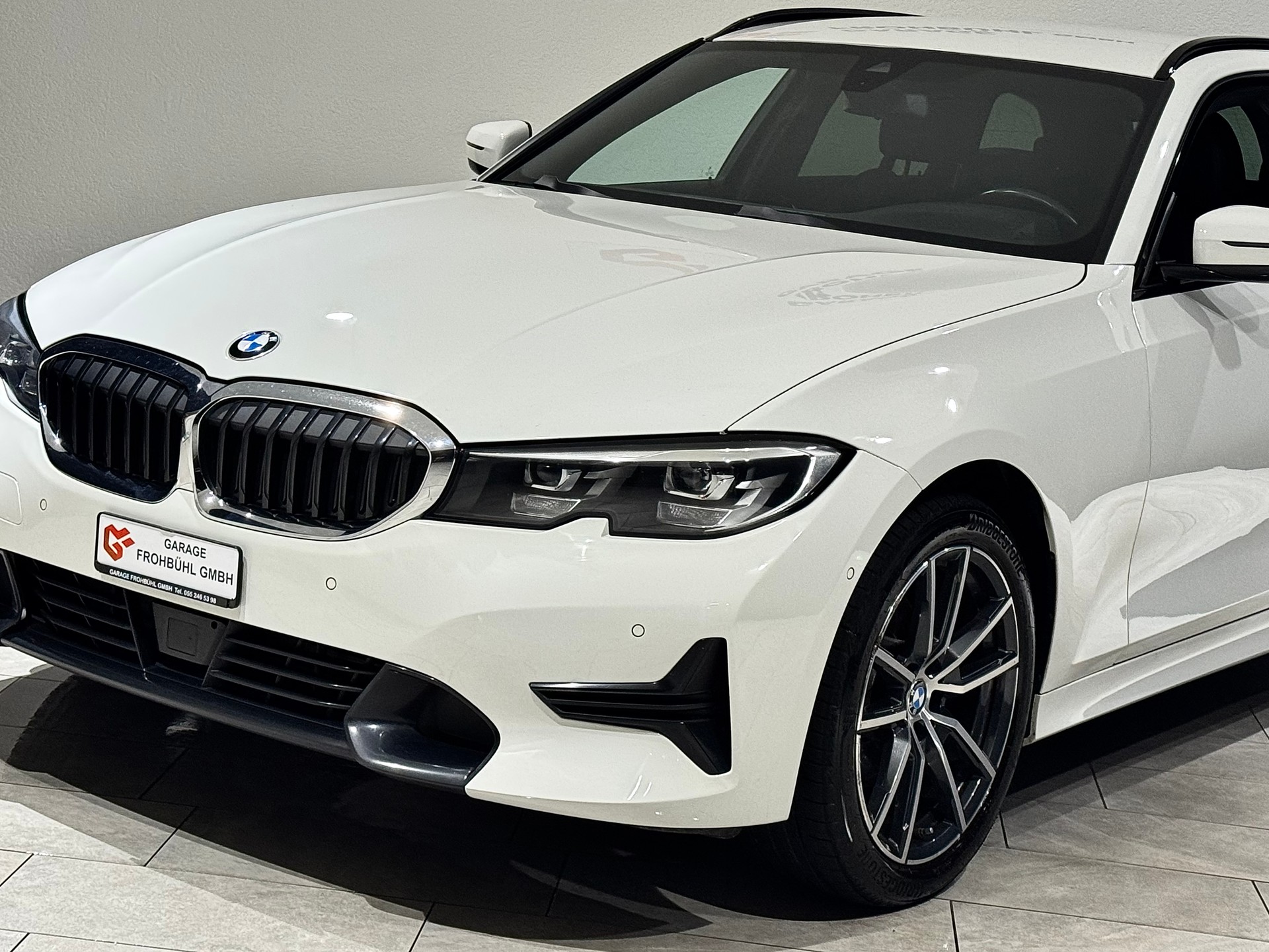 BMW 320d xDrive 48V Touring Steptronic | 1.Hand | AHK |-image-10