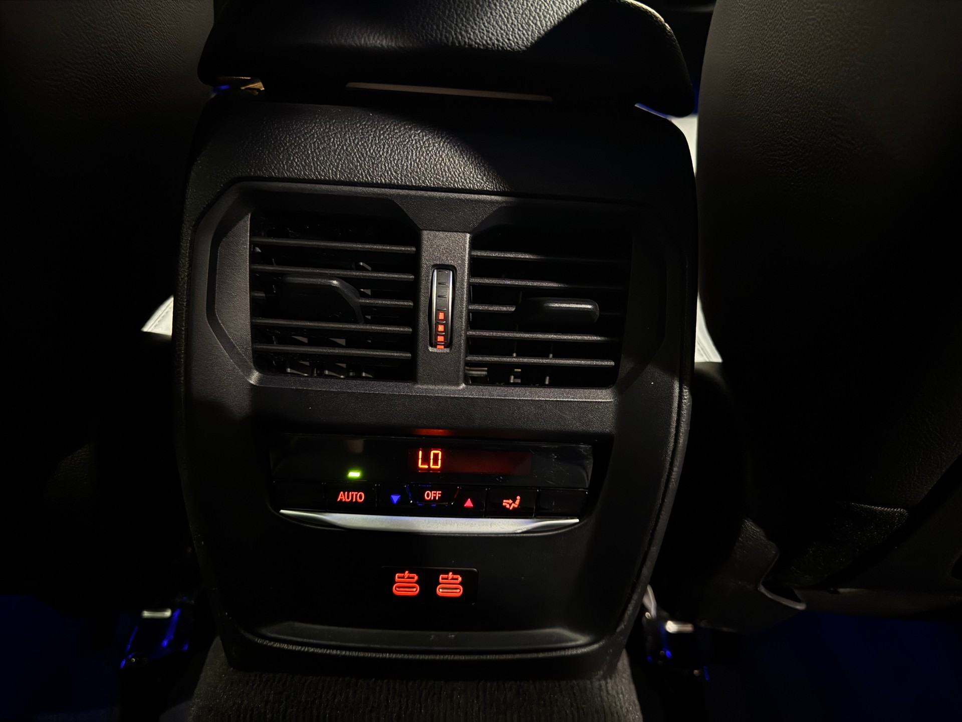 BMW 320d xDrive 48V Touring Steptronic | 1.Hand | AHK |-image-25