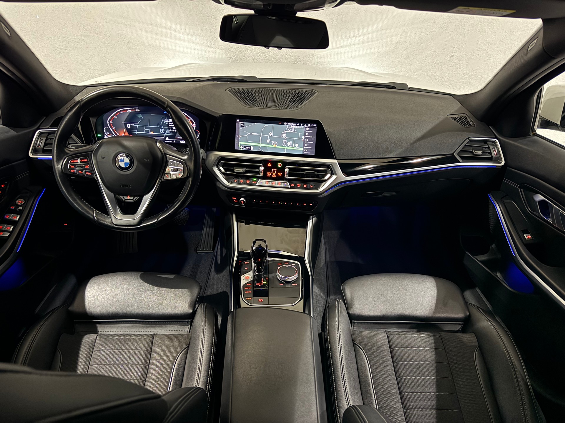 BMW 320d xDrive 48V Touring Steptronic | 1.Hand | AHK |-image-13