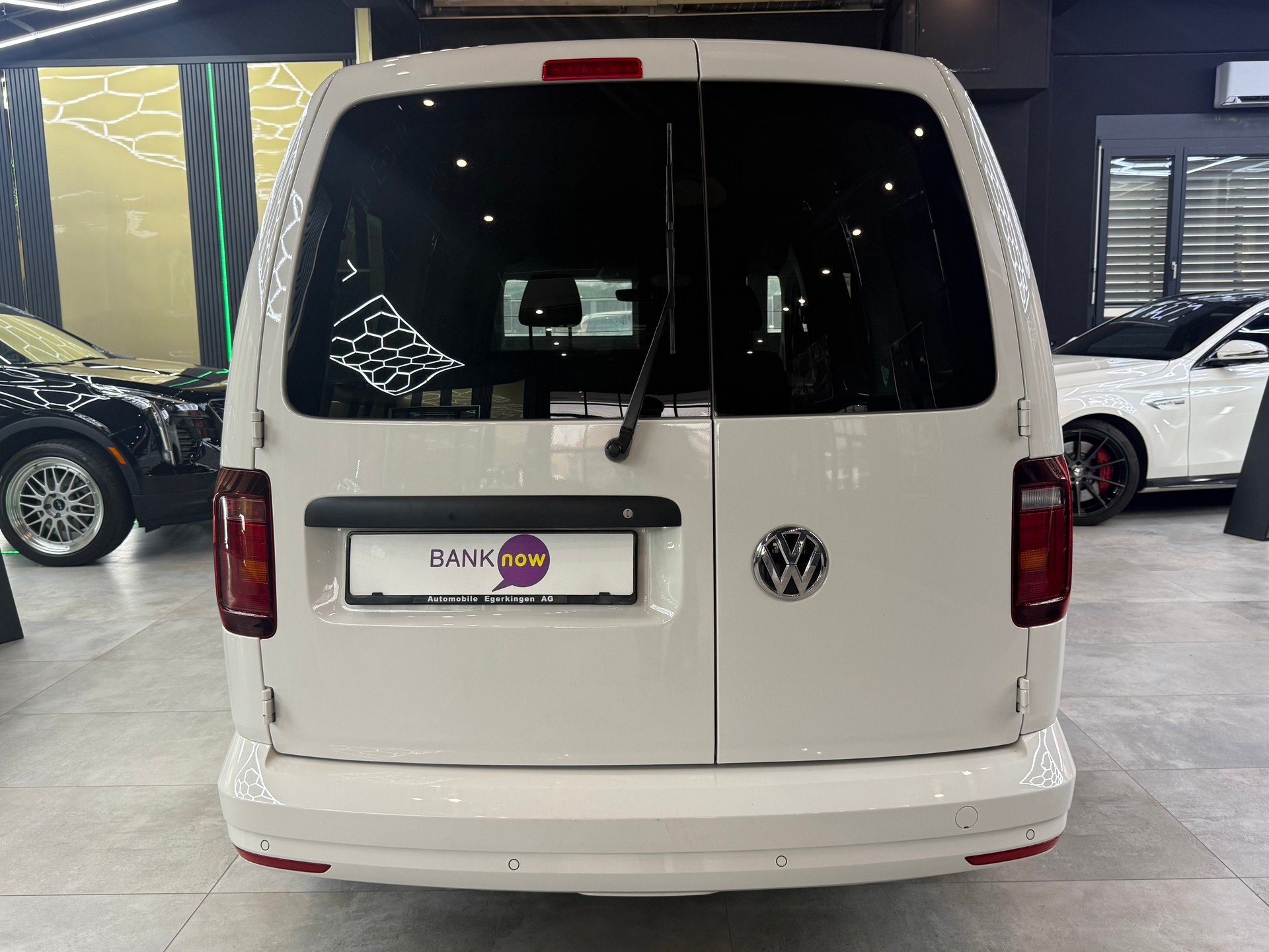 VW Caddy Maxi 2.0TDI BlueMotion Technology DSG-image-4