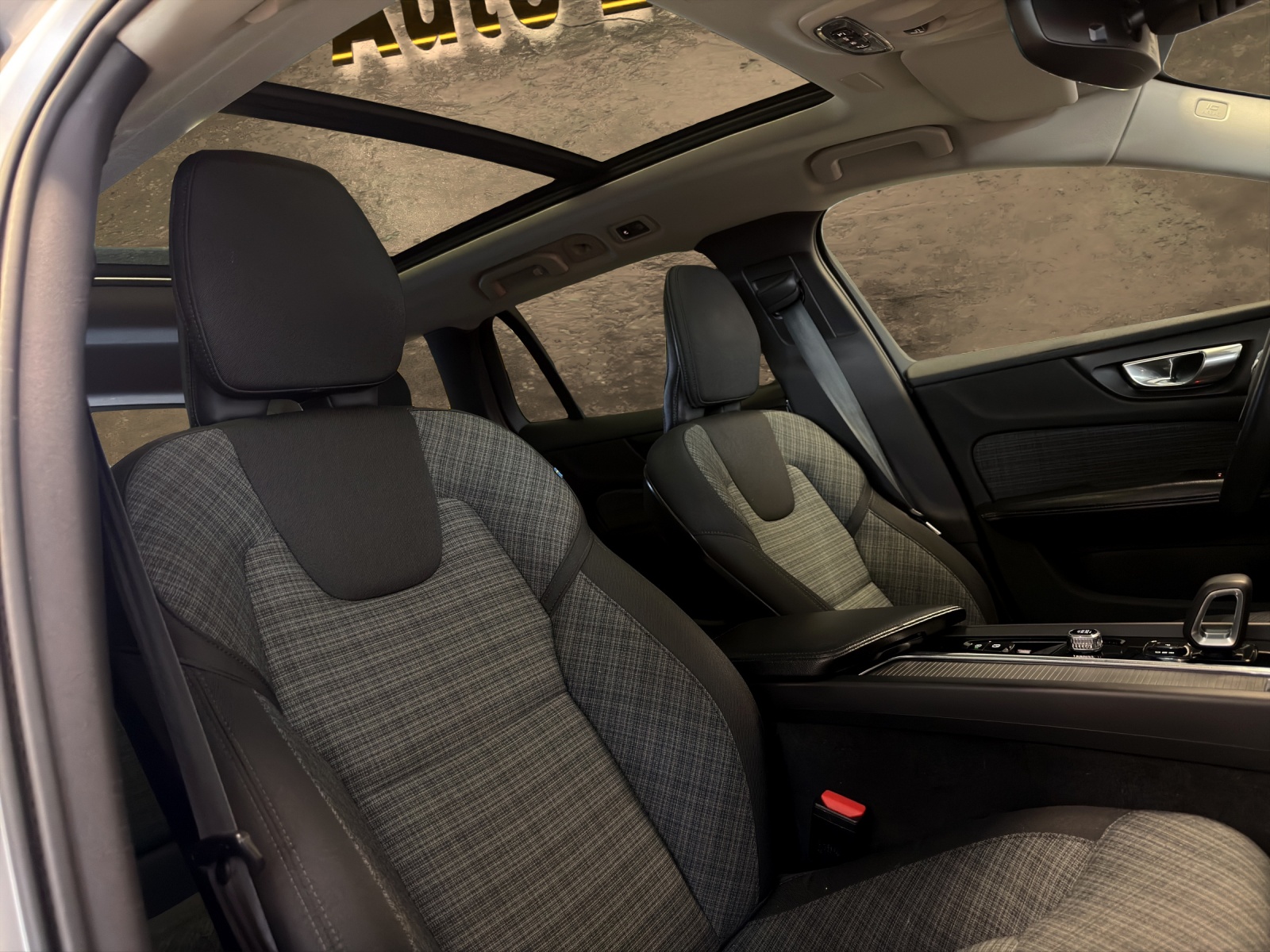 VOLVO V60 Cross Country B4 Diesel Mild Hybrid AWD Geartronic-image-11