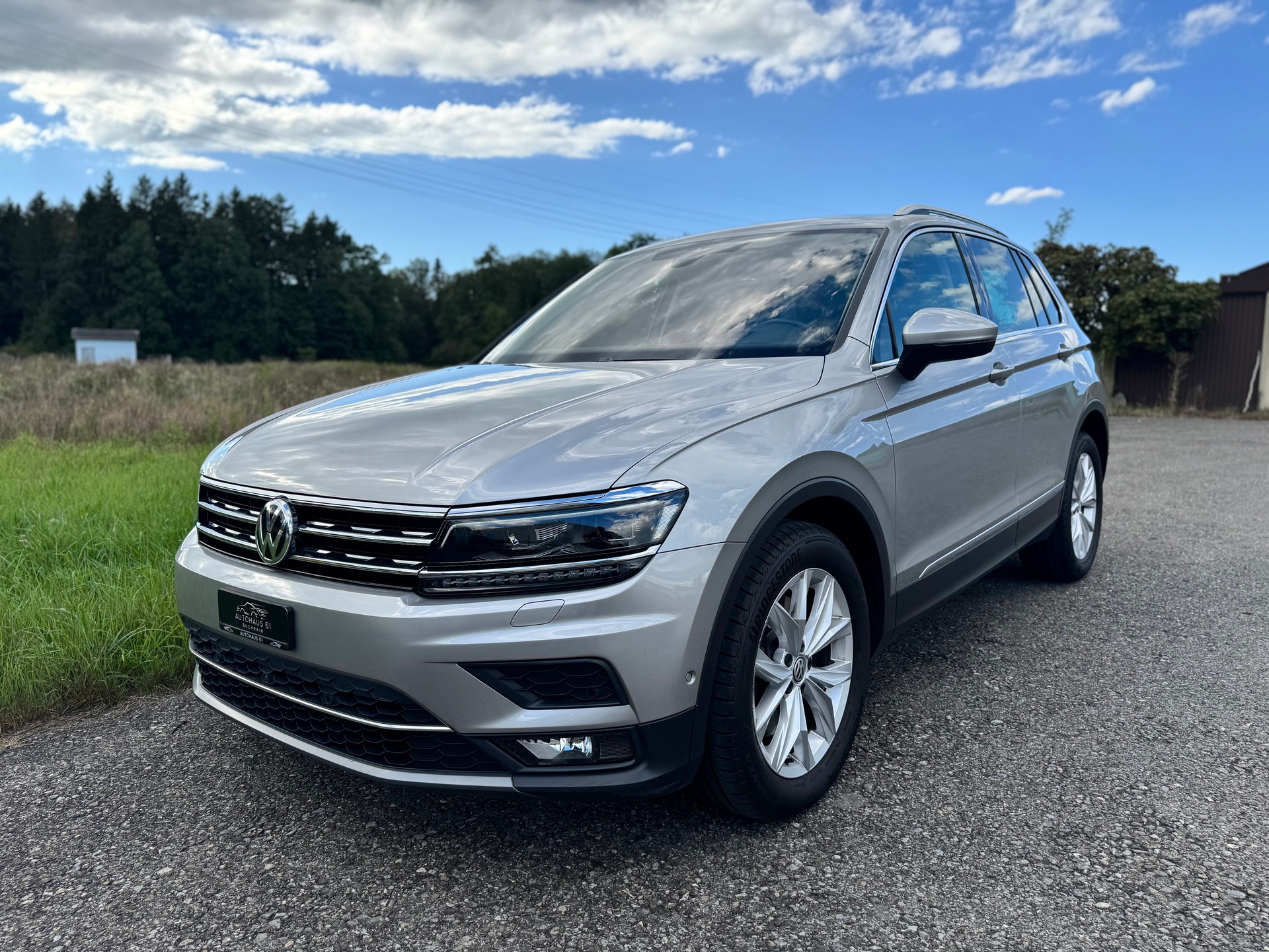 VW Tiguan 2.0TSI Highline 4Motion DSG / ab MFK bei Verkauf-showroom-element-2