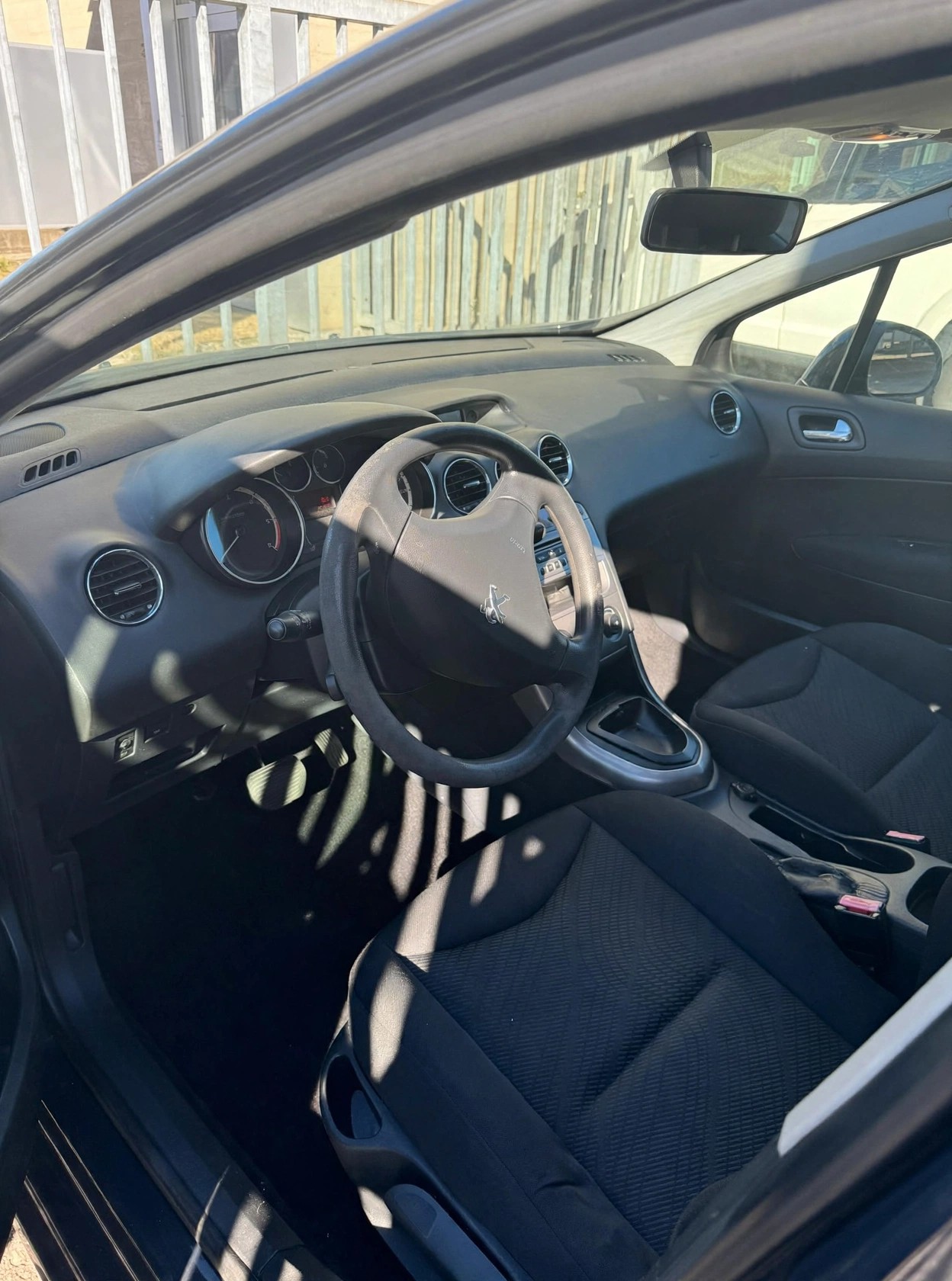 PEUGEOT 308 SW 1.6 HDI Business Sehr Gepflegt Automat!!-image-3