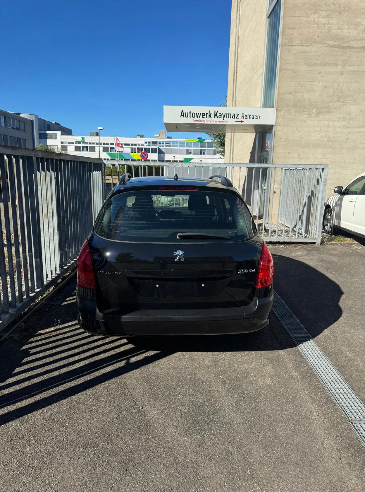PEUGEOT 308 SW 1.6 HDI Business Sehr Gepflegt Automat!!-image-1