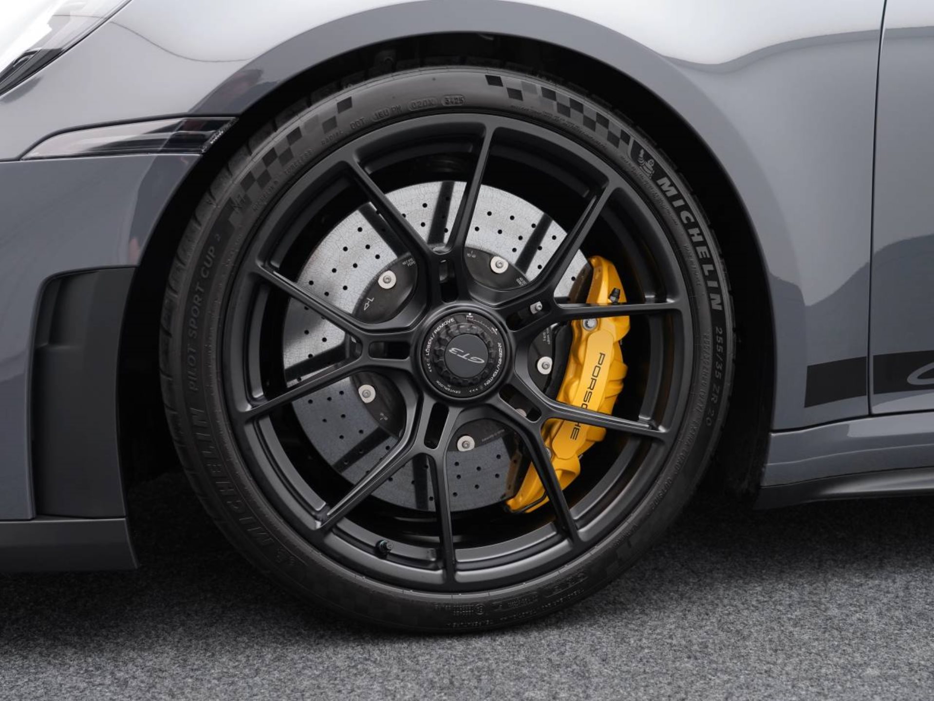 PORSCHE 911 GT3-image-10