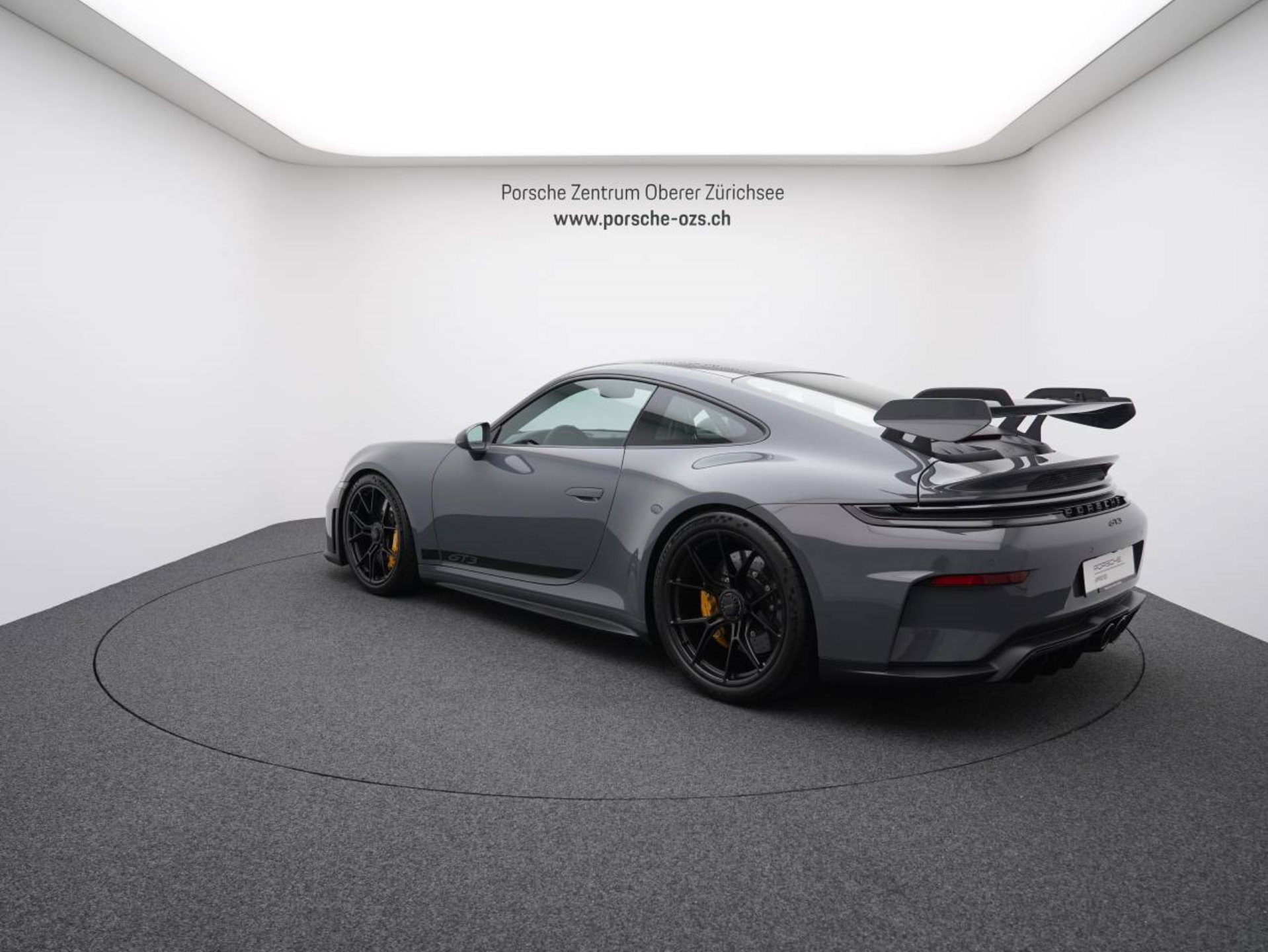 PORSCHE 911 GT3-showroom-element-2