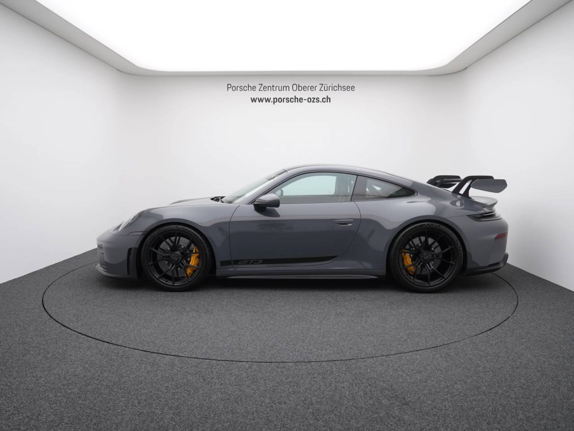 PORSCHE 911 GT3-showroom-element-1