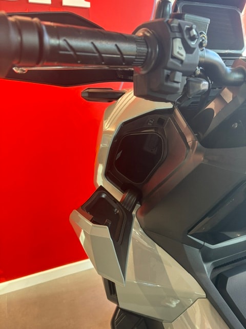 HONDA ADV 350-image-9