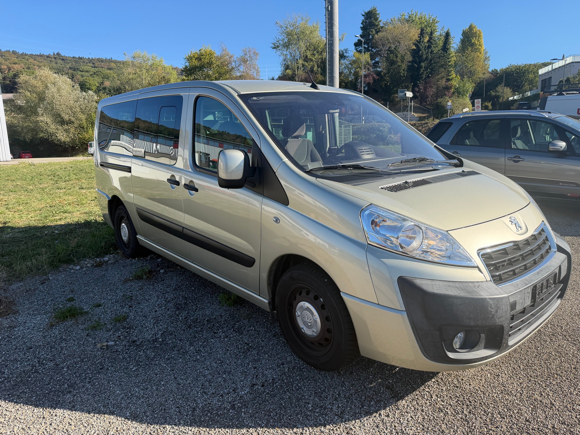 PEUGEOT Expert Tepee 2.0 HDi A Shuttle L2-image-4