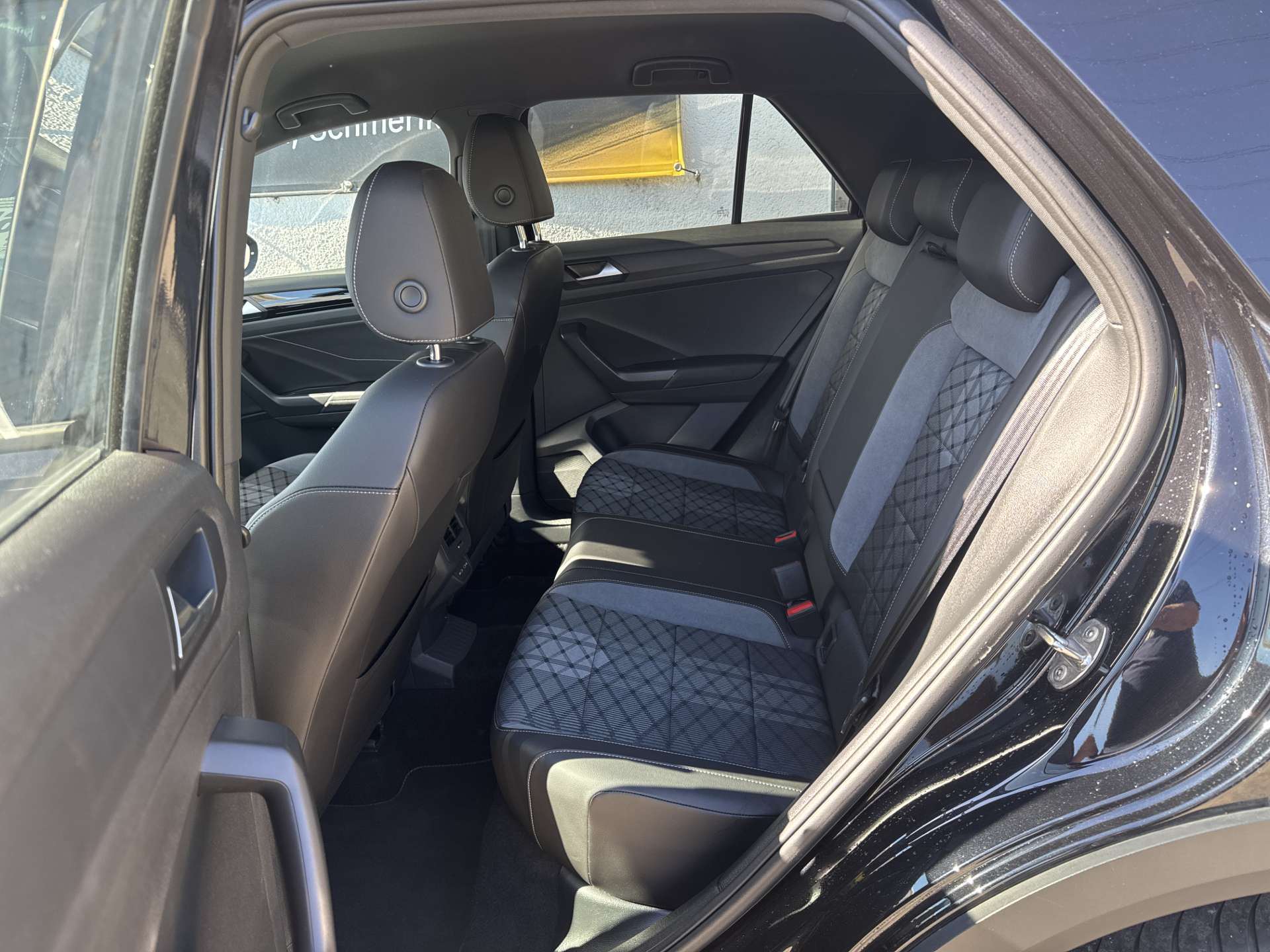 VW T-Roc 1.5 TSi EVO R-Line DSG-Automat-image-10