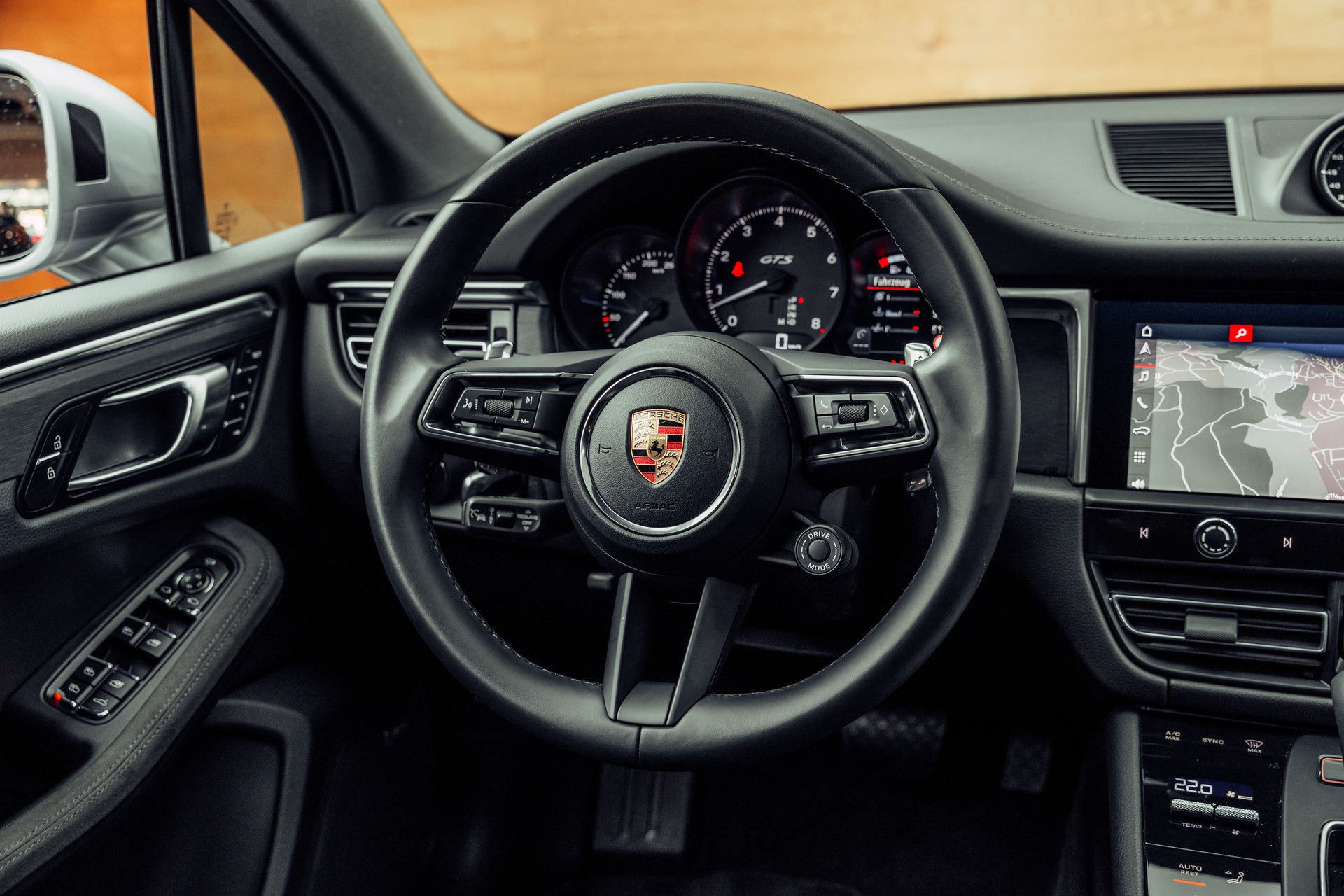 PORSCHE Macan GTS PDK Dolomitsilber-image-14