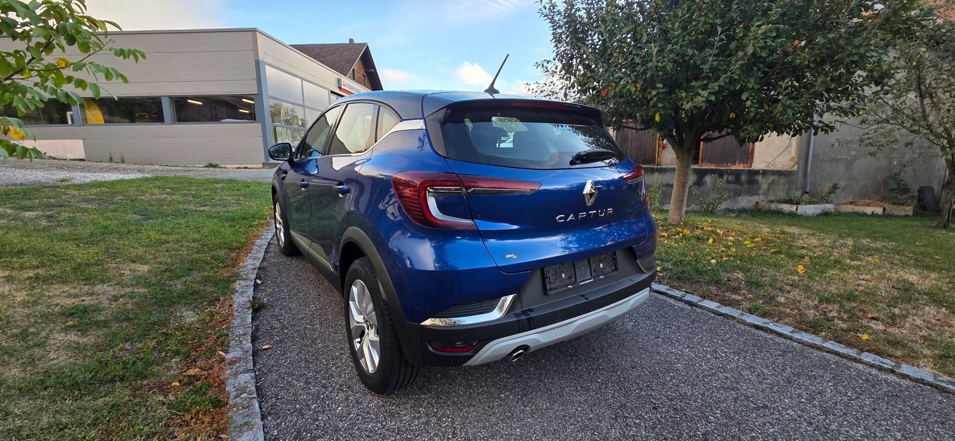 RENAULT Captur 1.3 TCe EDC Intens EDC-image-3