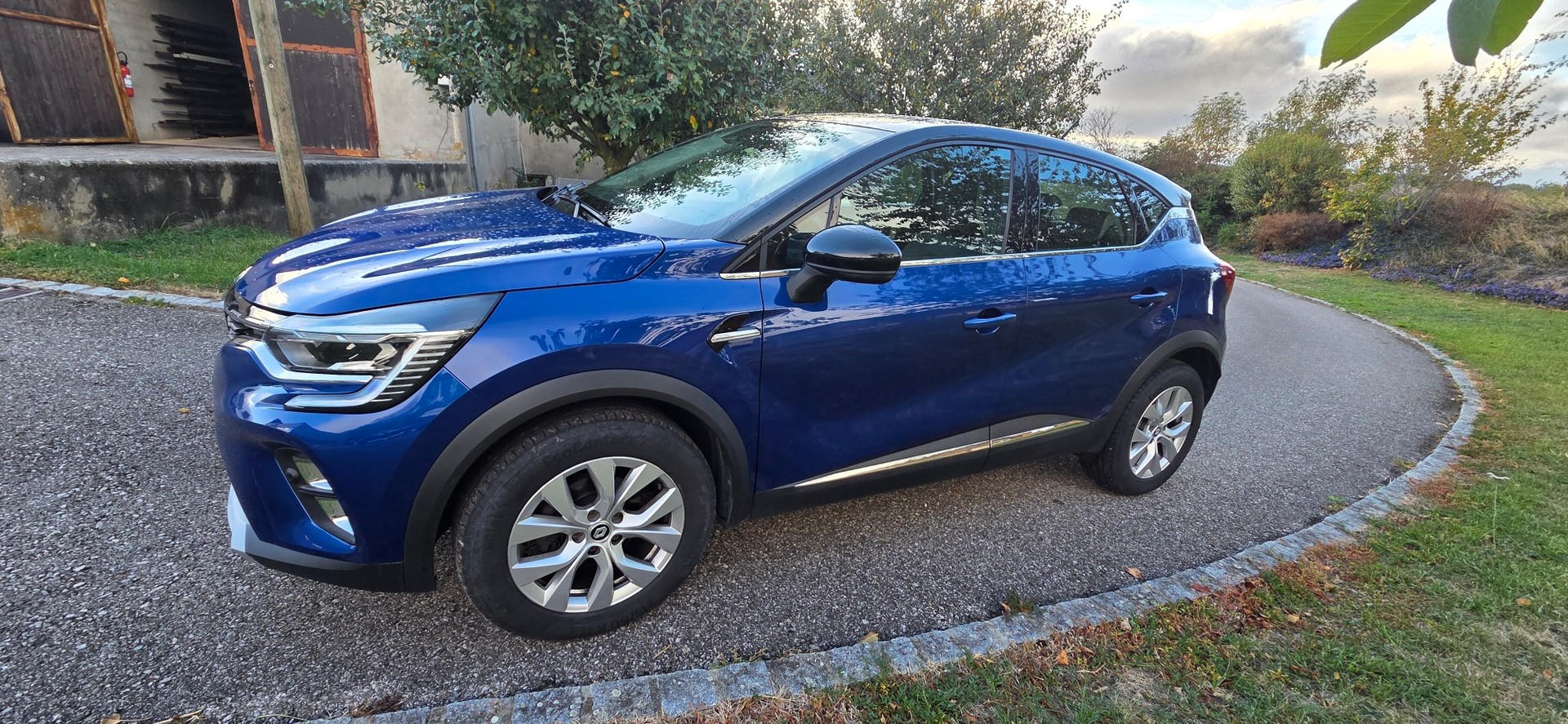 RENAULT Captur 1.3 TCe EDC Intens EDC-image-8
