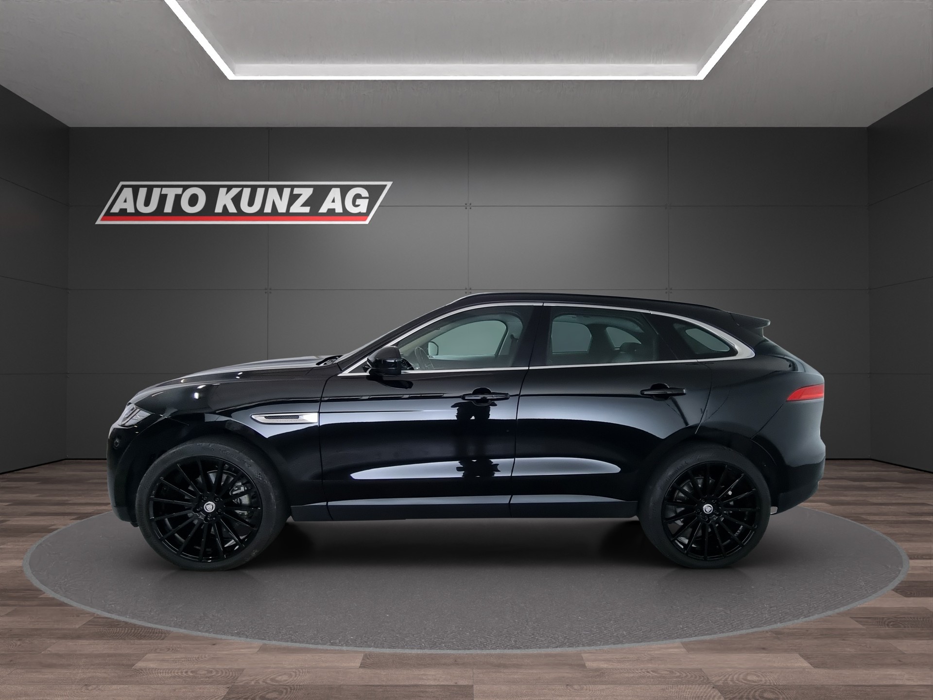 JAGUAR F-Pace 2.0 T 300 Portfolio AWD-showroom-element-2