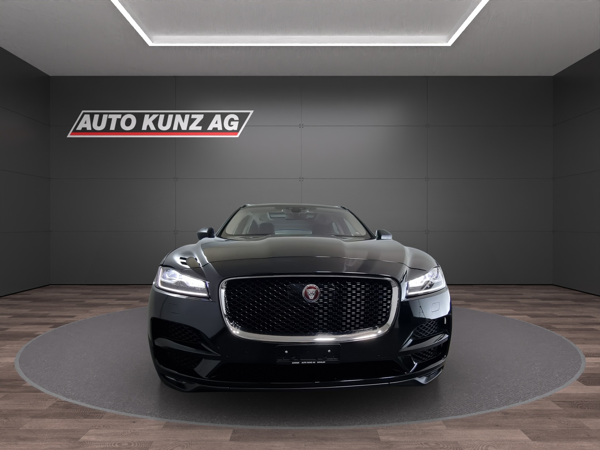 JAGUAR F-Pace 2.0 T 300 Portfolio AWD-showroom-element-1