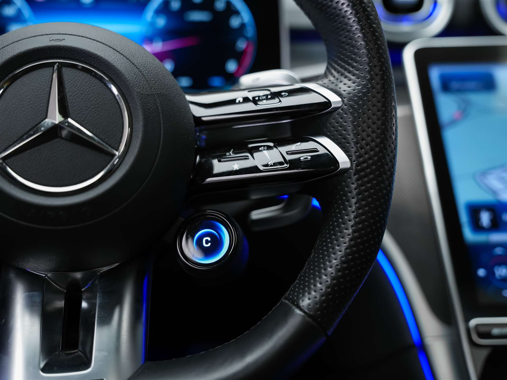 MERCEDES-BENZ C 43 AMG 4 Matic Executive Edition *Panorama*20" Felgen*DIGITAL LIGHT*-image-31
