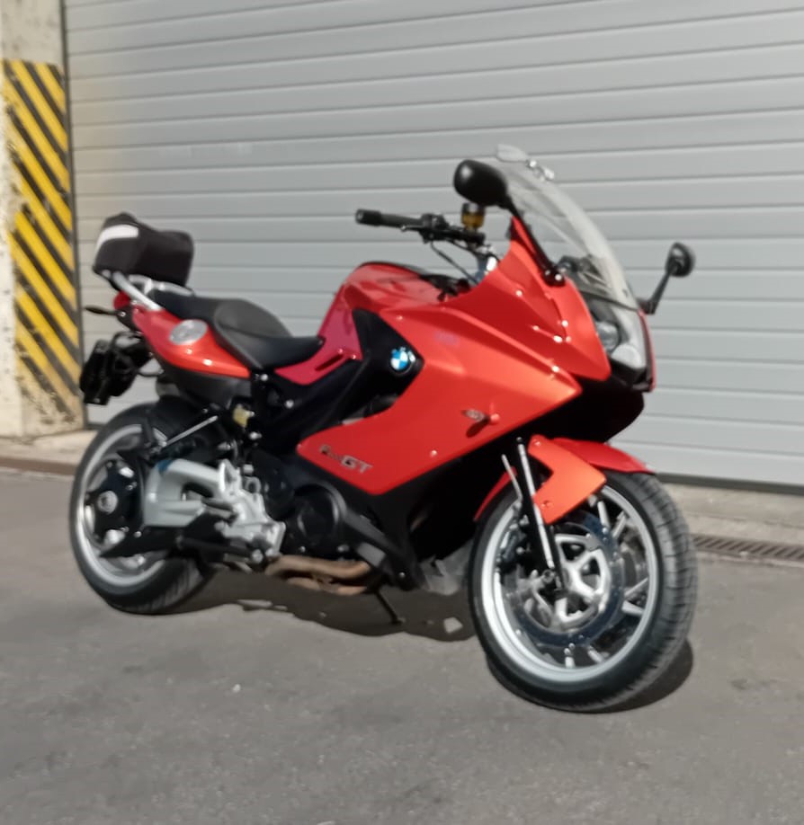BMW F 800 GT-image-1