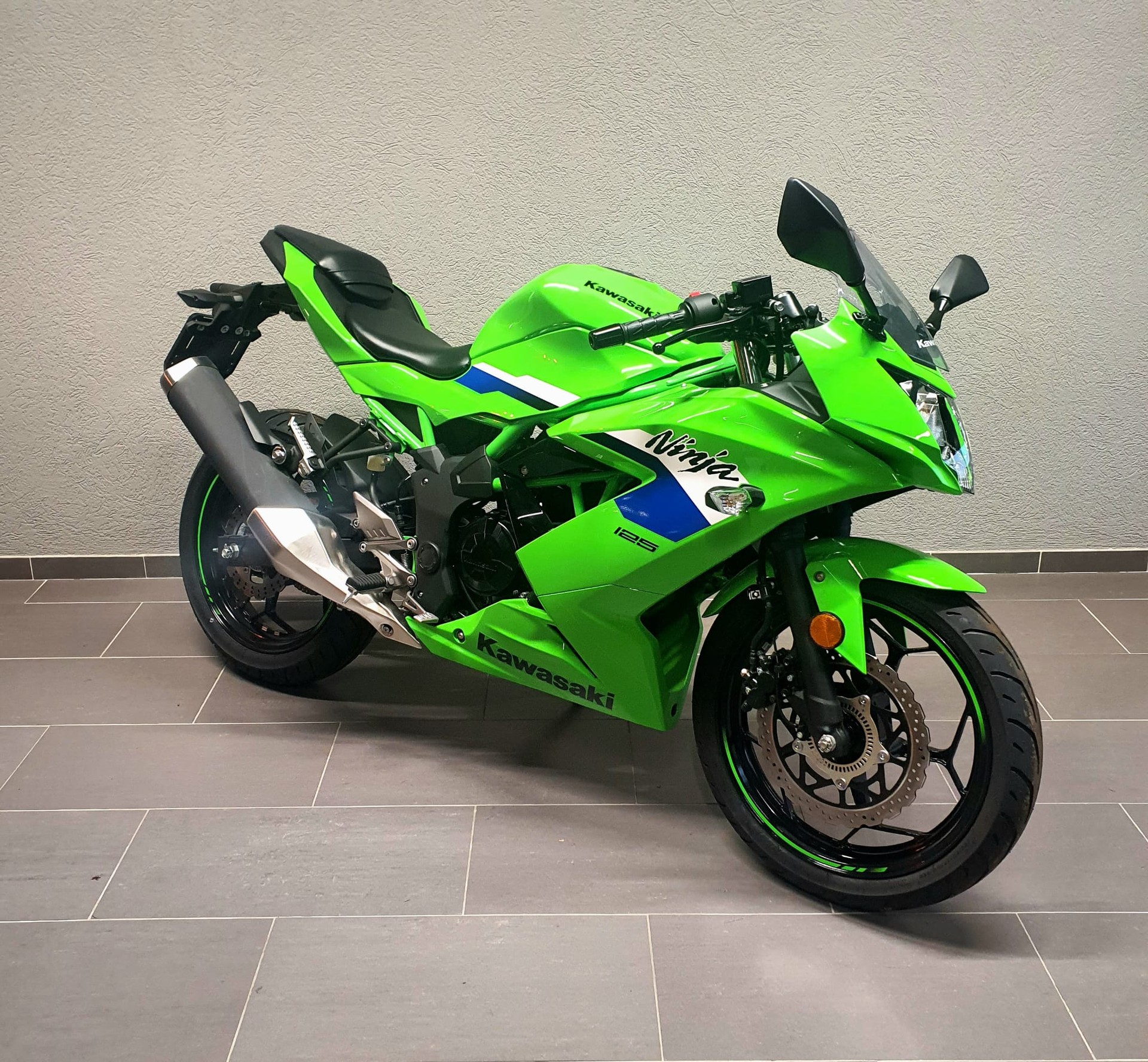 KAWASAKI Ninja 125-image-0