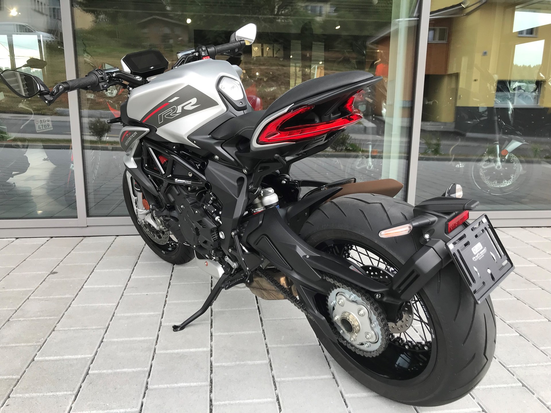 MV AGUSTA Dragster 800 RR-image-2