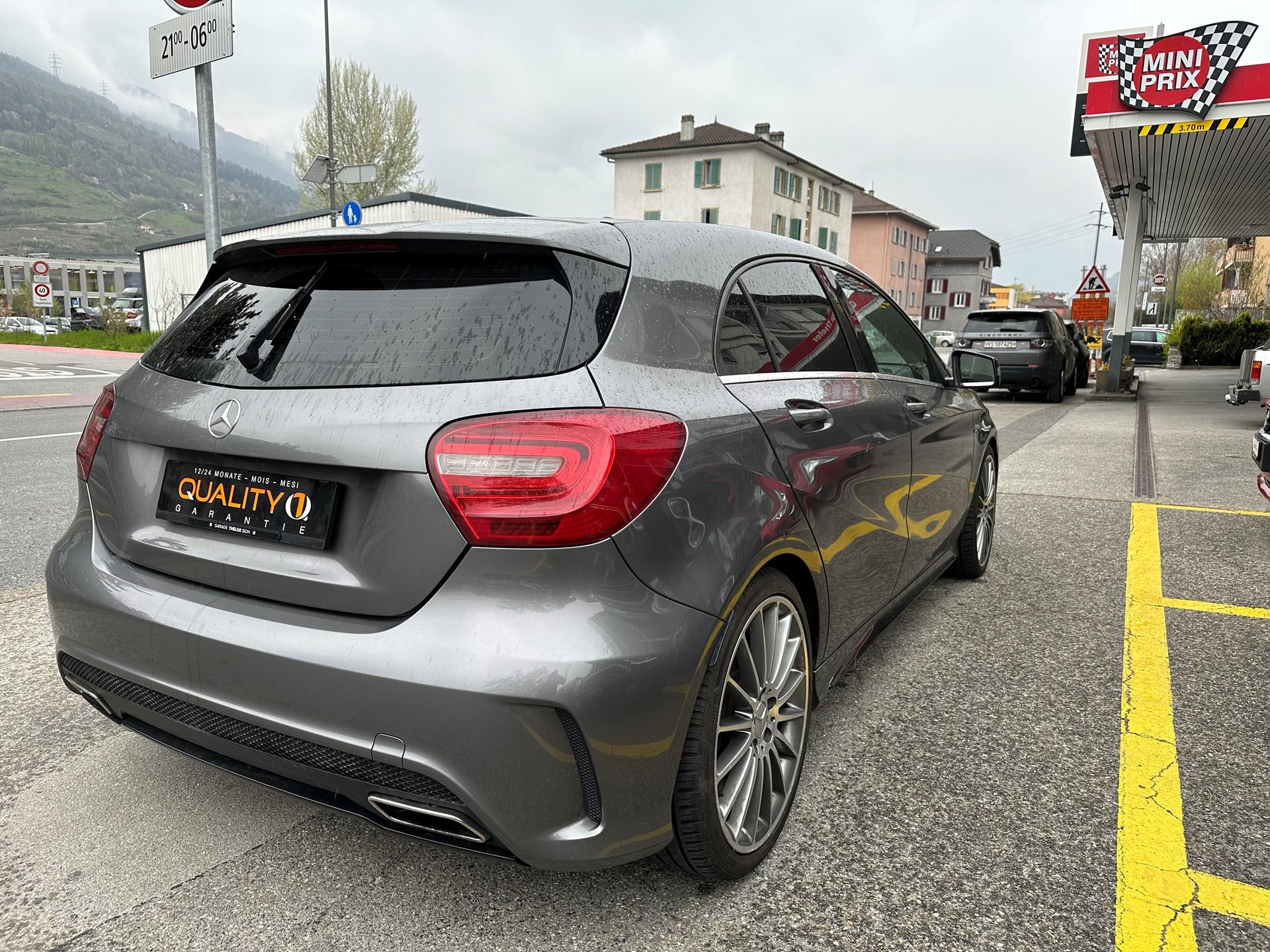 MERCEDES-BENZ A 45 AMG 4Matic Speedshift 7G-DCT-showroom-element-3