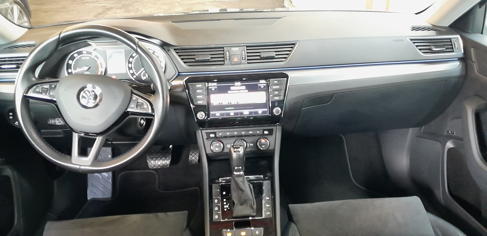 SKODA Superb Combi 2.0 TSI Style DSG 4x4-image-7