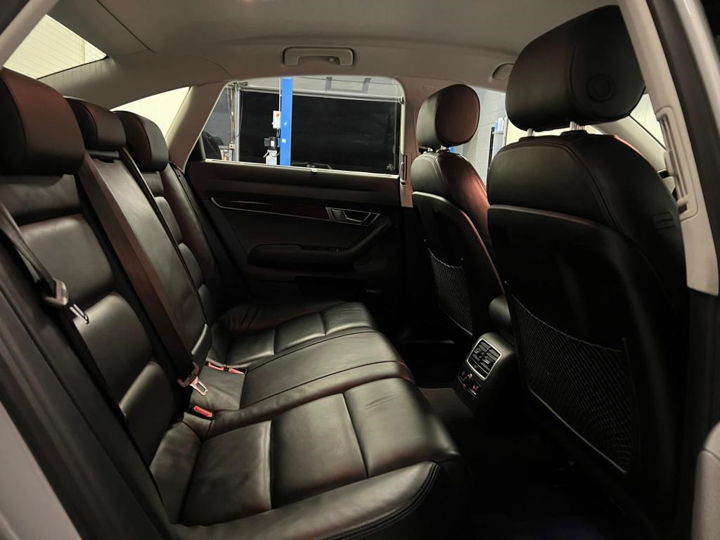 AUDI A6 4.2 V8 FSI quattro tiptronic-image-13