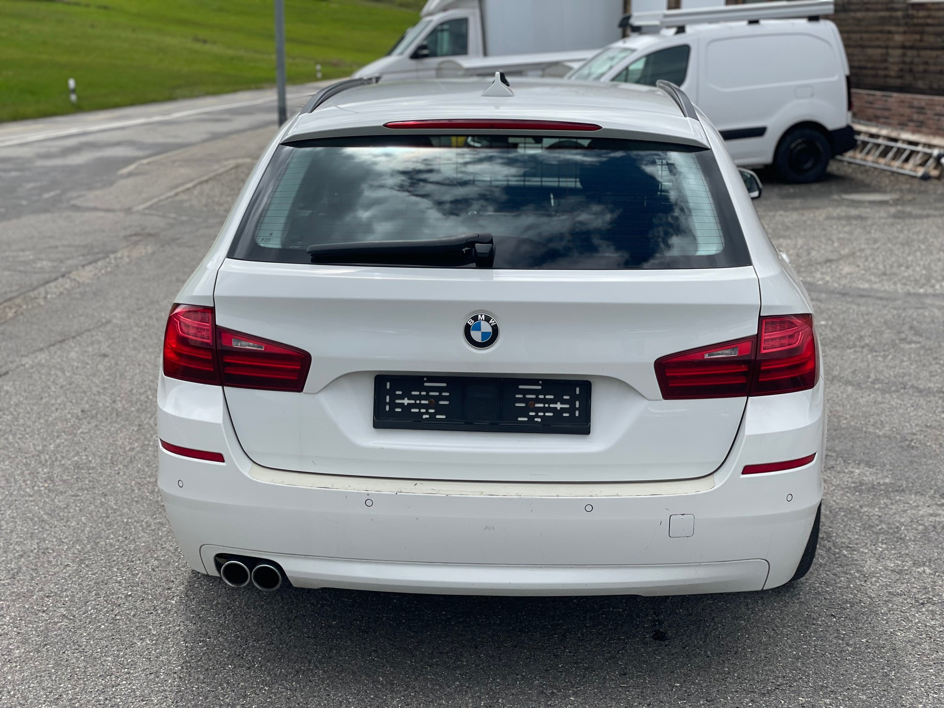 BMW 530d Touring xDrive Steptronic-image-4