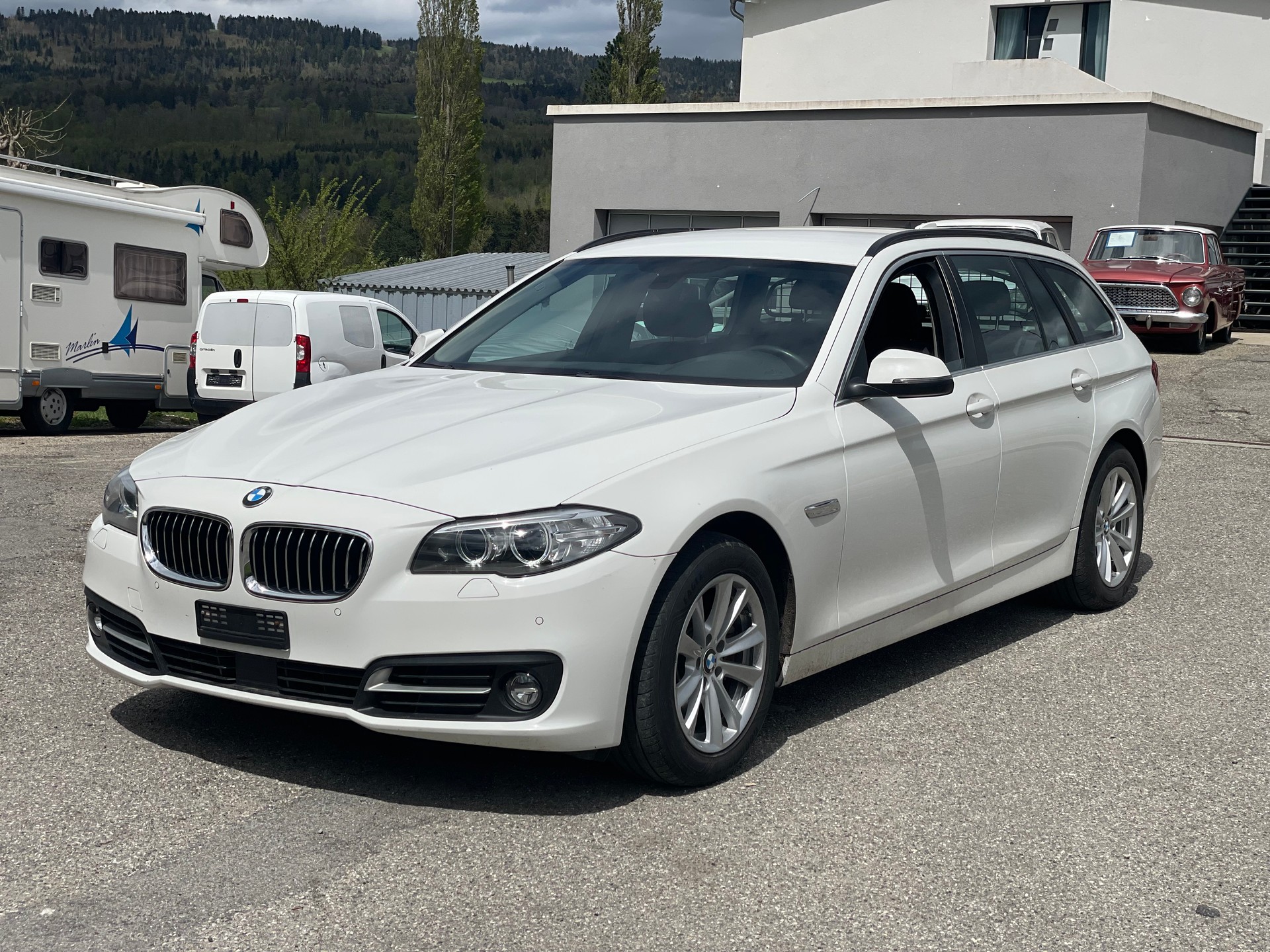 BMW 530d Touring xDrive Steptronic-image-1