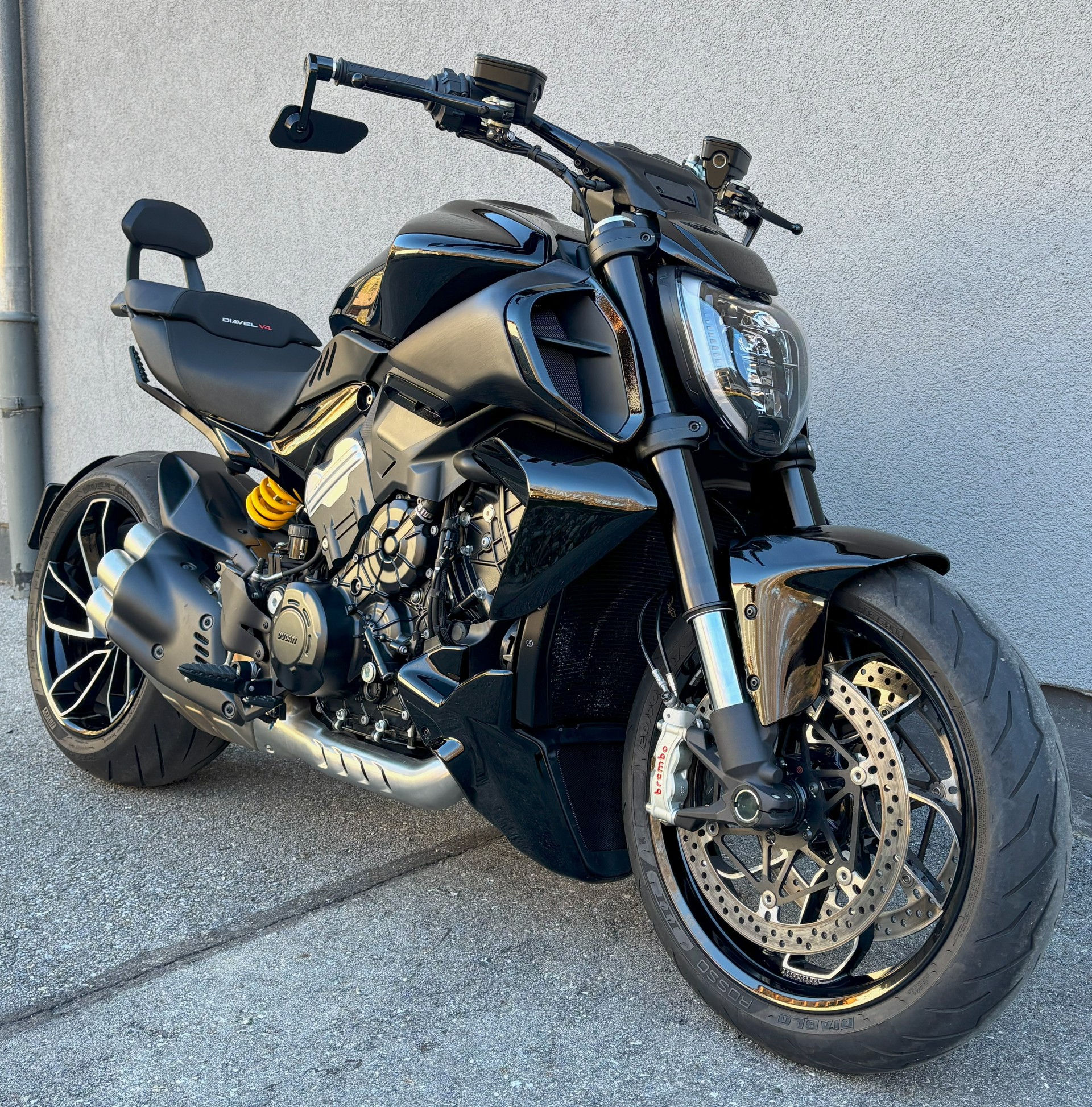 DUCATI Diavel V4-image-1