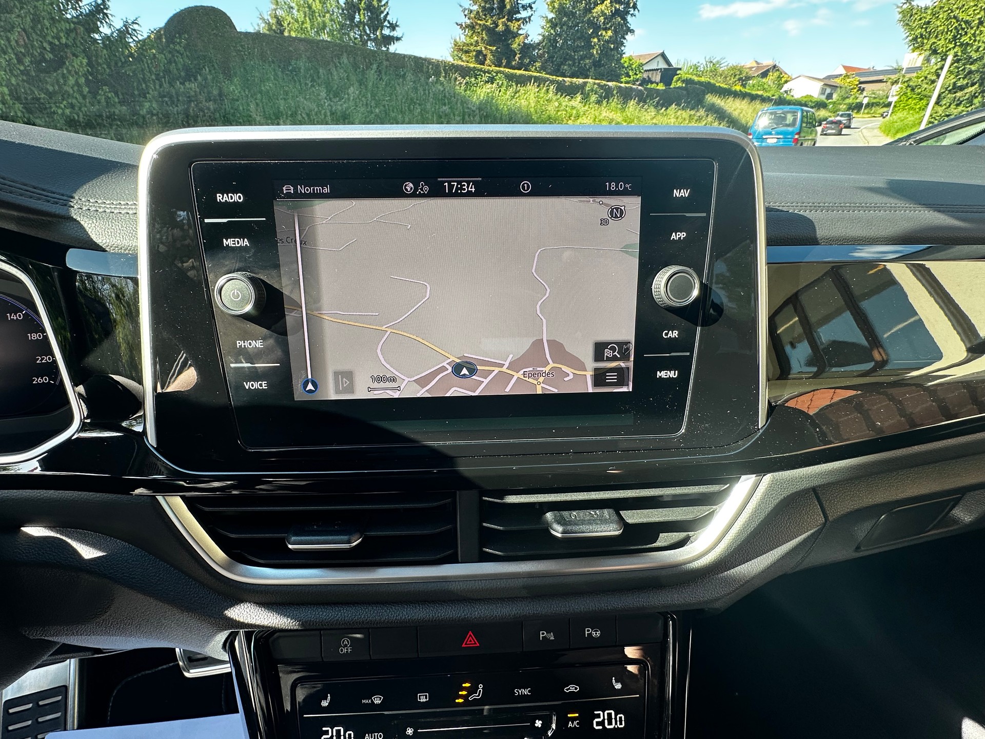 VW T-Roc 2.0 TSI R-Line DSG 4Motion-image-7