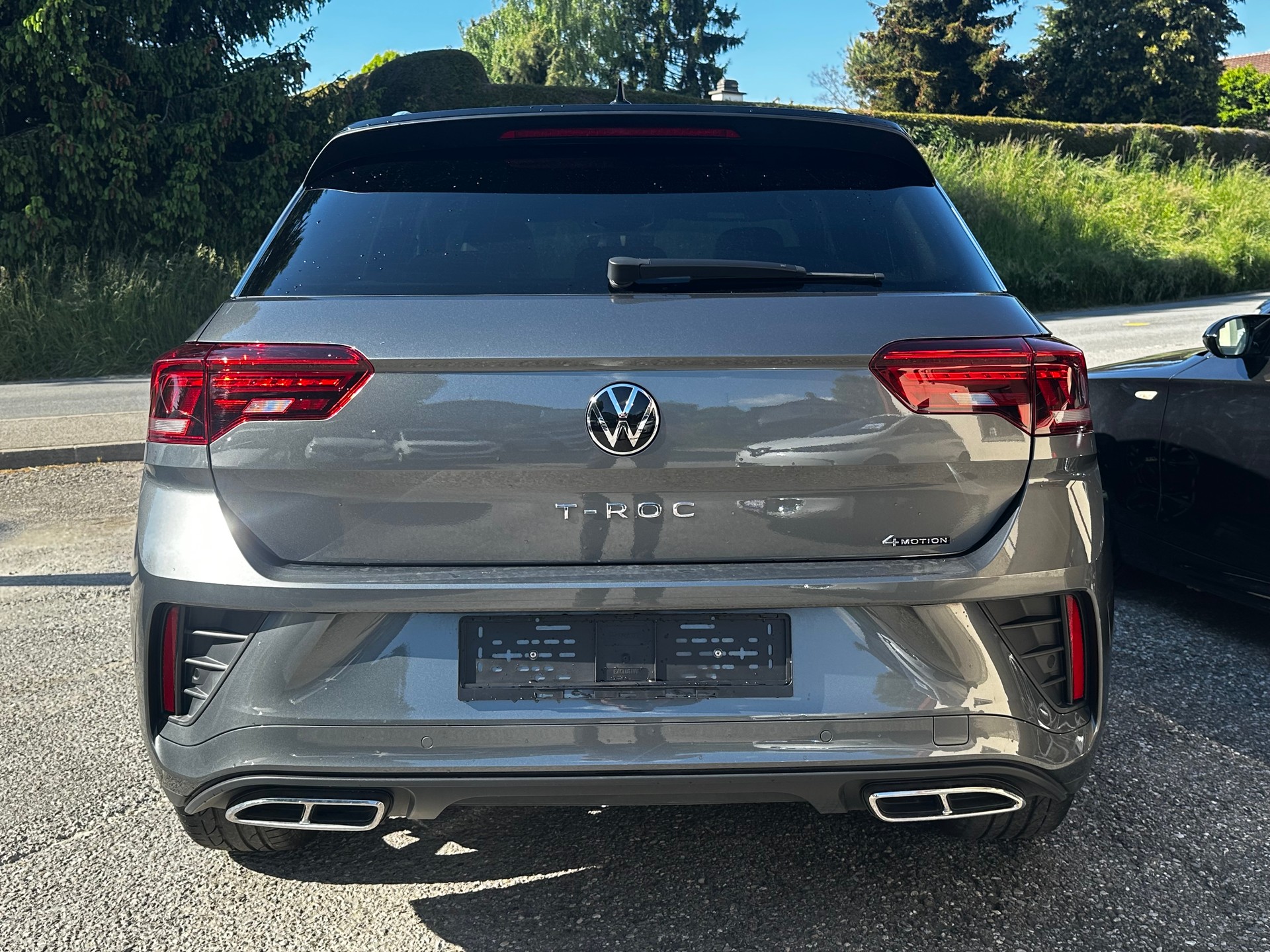 VW T-Roc 2.0 TSI R-Line DSG 4Motion-image-3