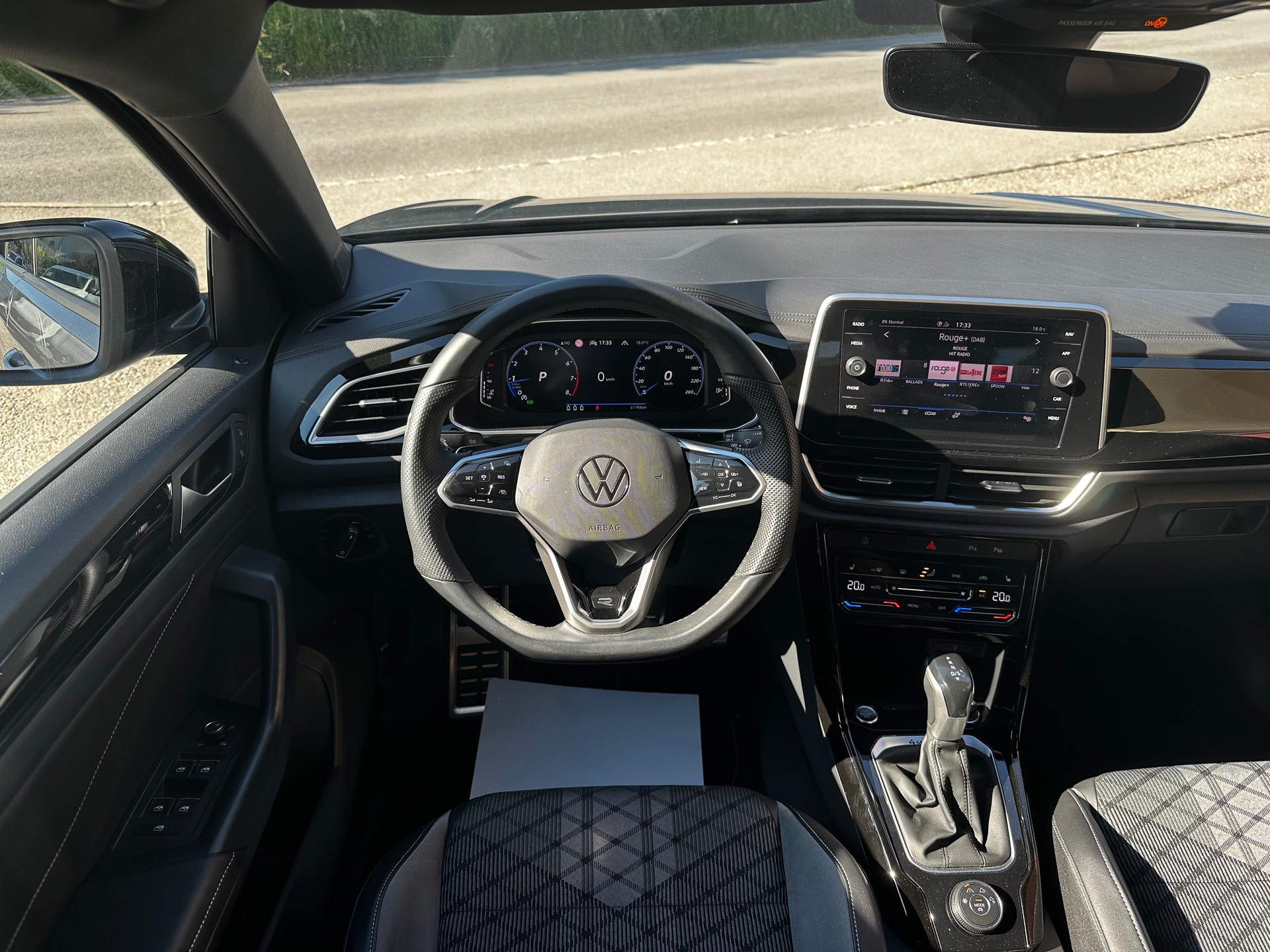 VW T-Roc 2.0 TSI R-Line DSG 4Motion-image-4