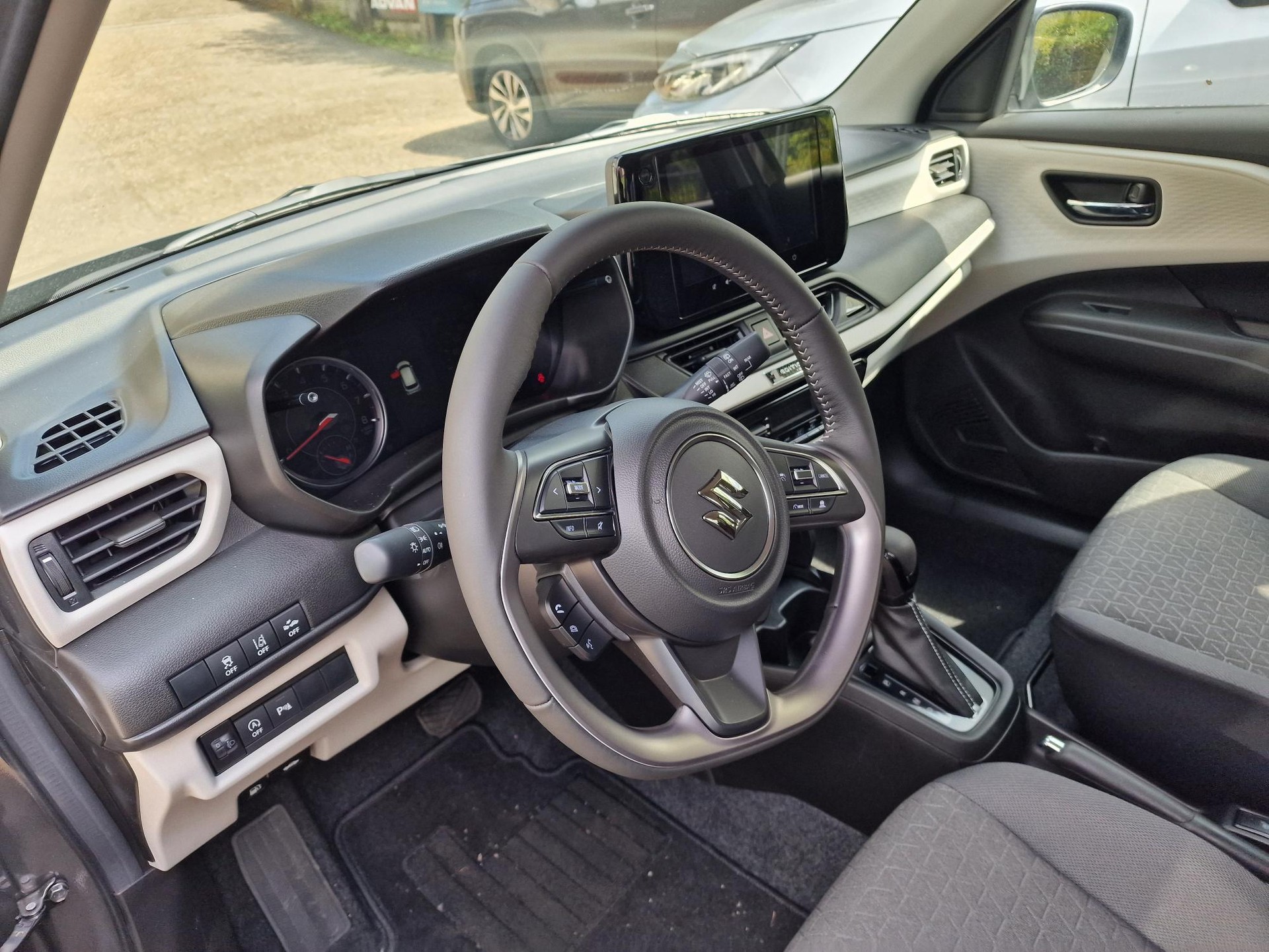 SUZUKI Swift 1.2 1st Edition Top Hybrid MY24-image-4