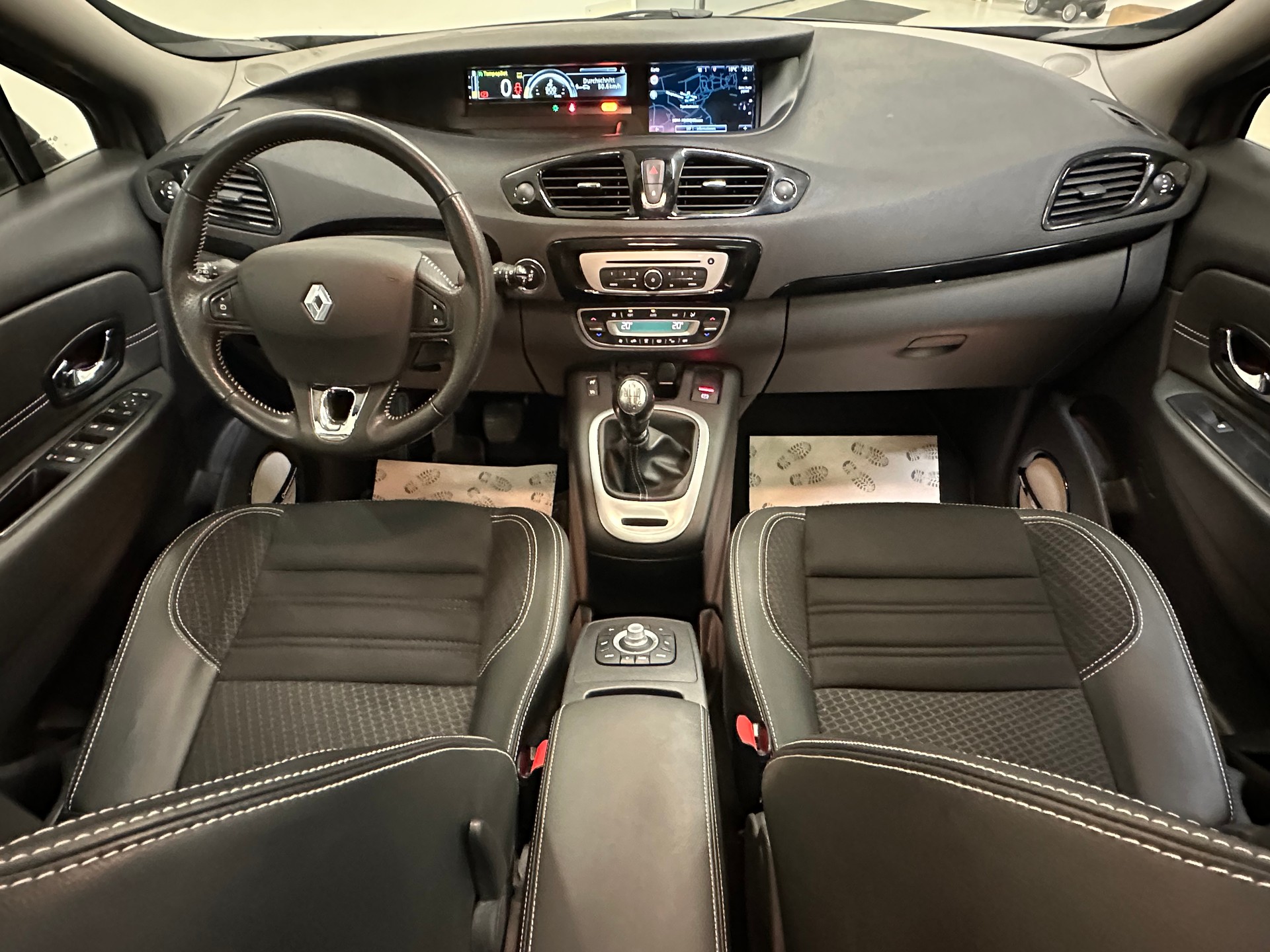 RENAULT Grand Scénic 1.6 dCi Bose-image-11