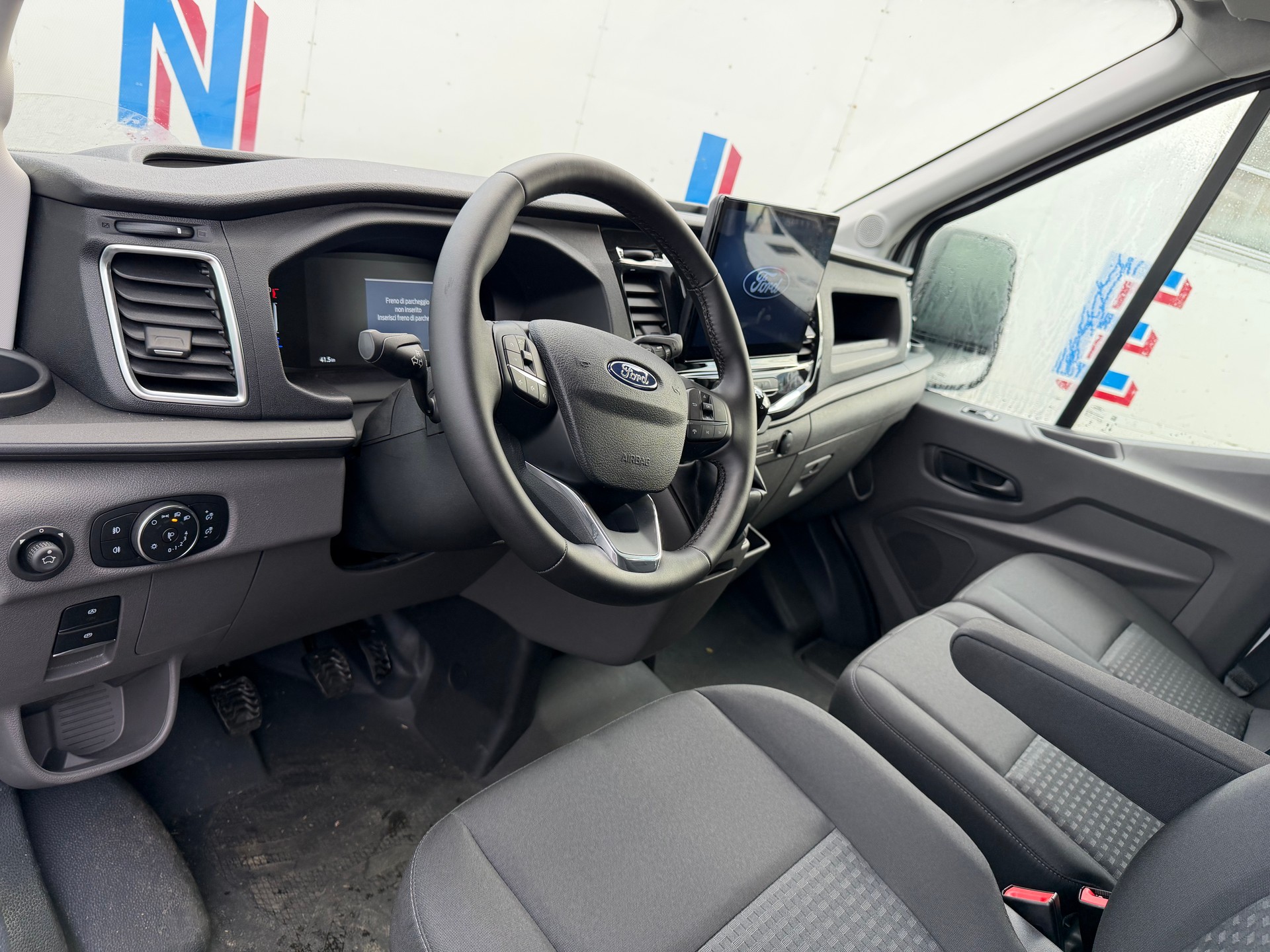 FORD Transit Van DCiV 350 L2 Trend 2.0 TDCi 130 FWD-showroom-element-2