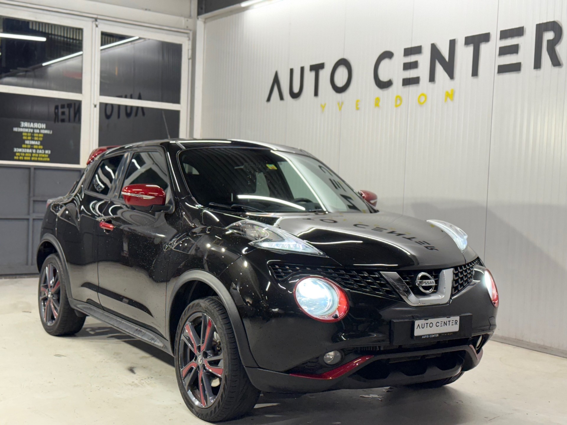 NISSAN Juke 1.6 DIG-T tekna-showroom-element-1