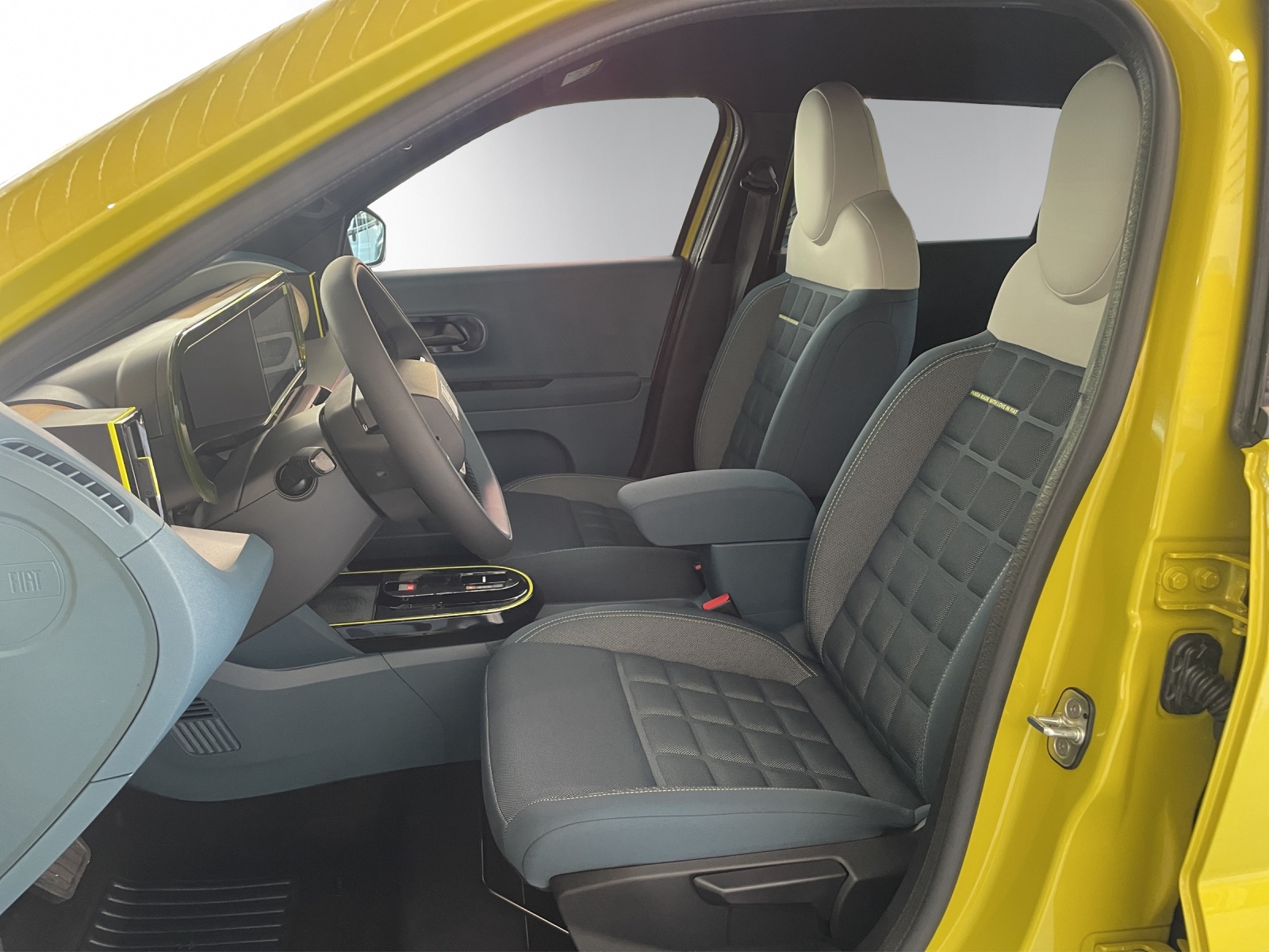 FIAT Grande Panda MHEV La Prima-image-4