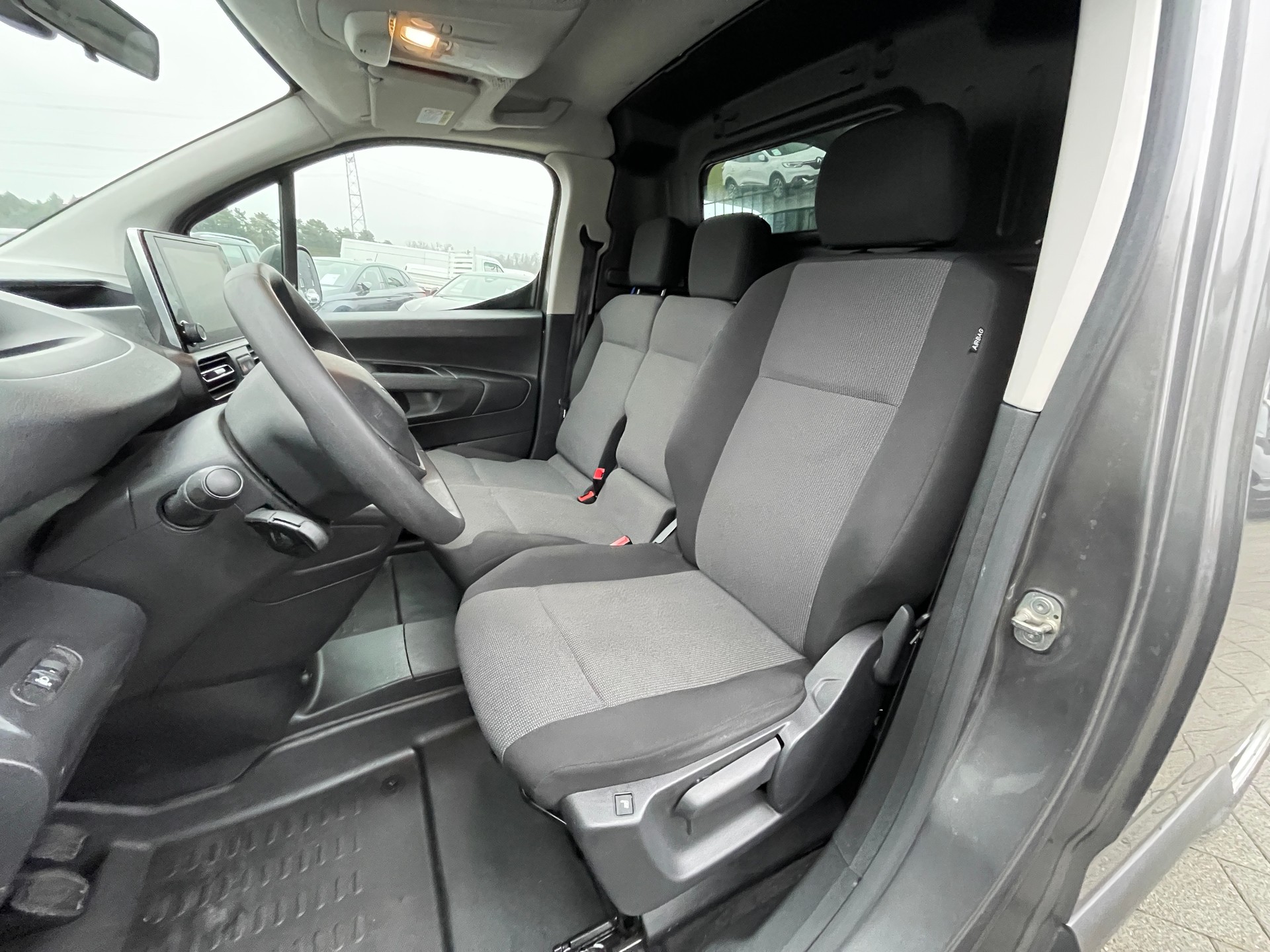PEUGEOT Partner 1.2 Pure Tech s/s Premium 650kg-image-10