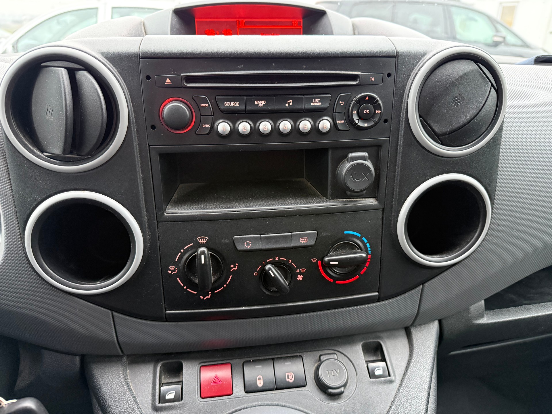 PEUGEOT Partner 1.6 VTi Active-image-12