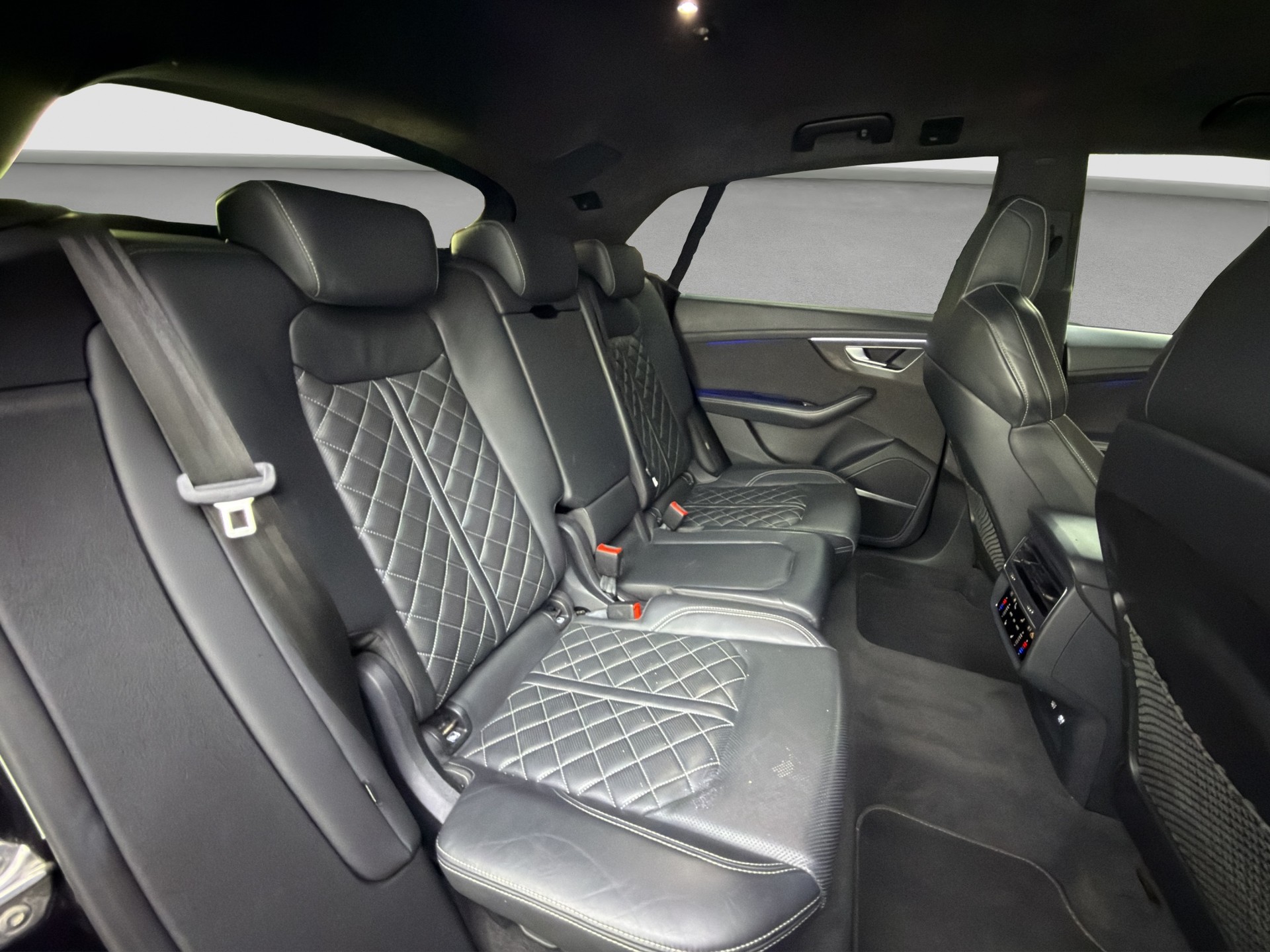 AUDI SQ8 50 TDI quattro tiptronic-image-13