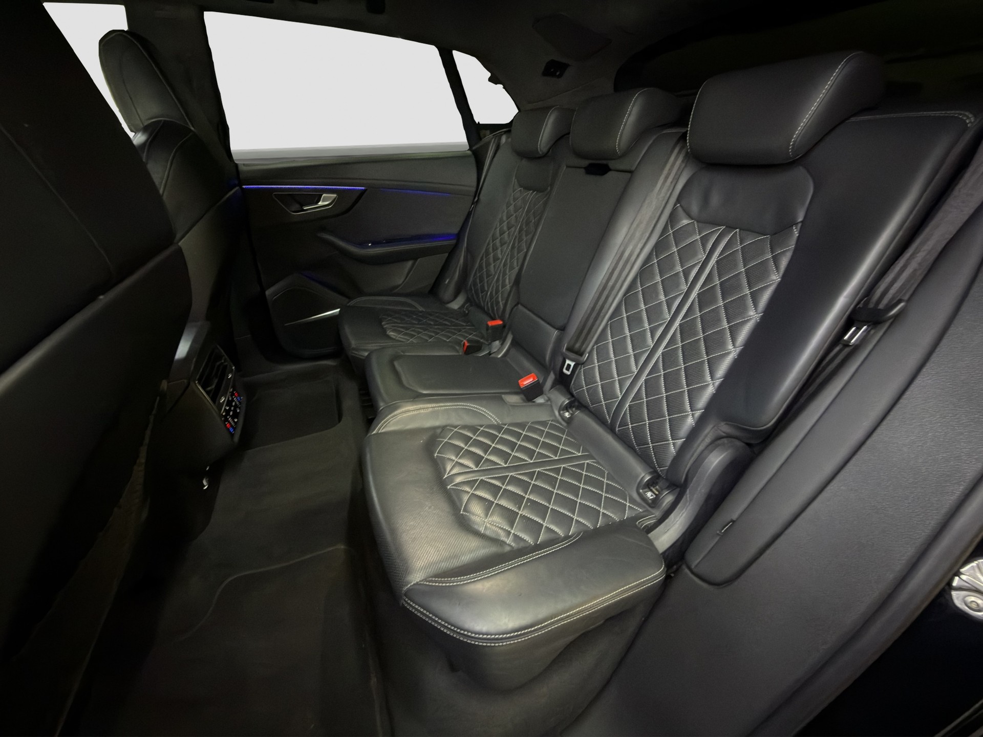 AUDI SQ8 50 TDI quattro tiptronic-image-11