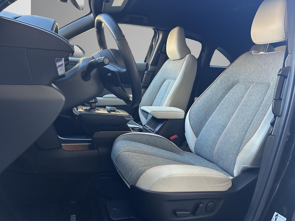 MAZDA MX-30 e-Skyactiv Advantage-image-6