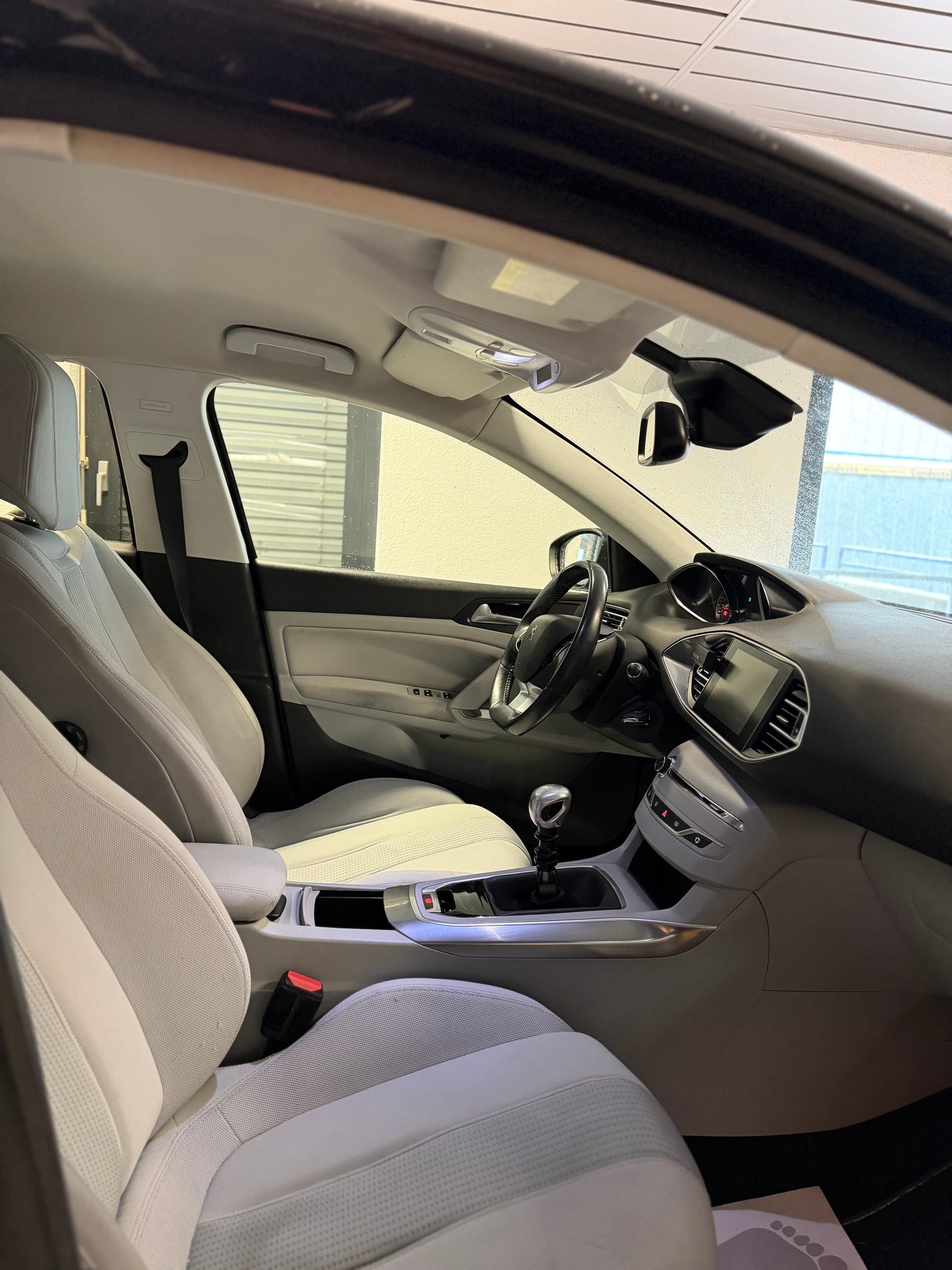 PEUGEOT 308 1.6 THP Allure-image-5