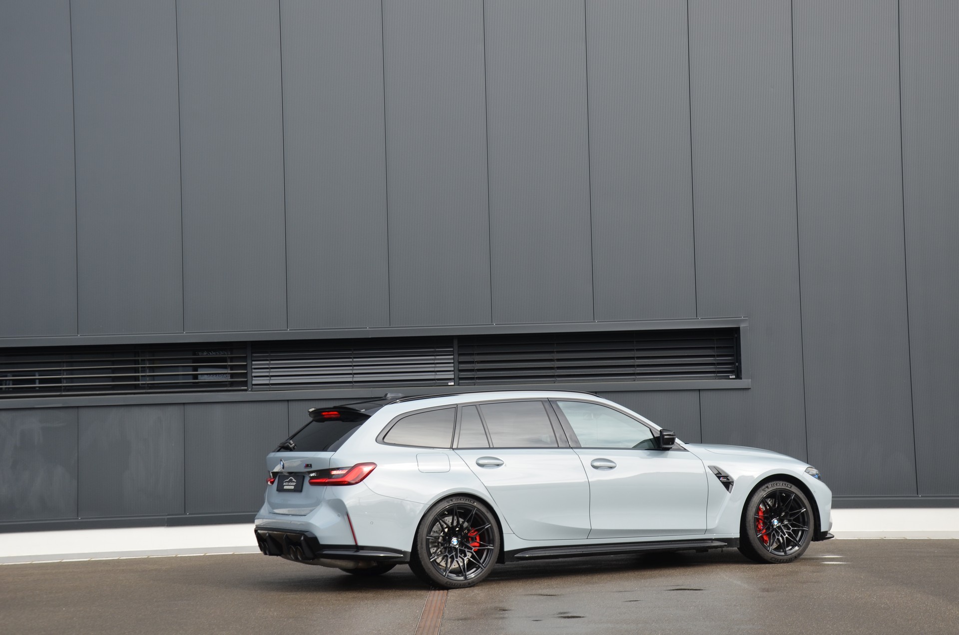 BMW M3 Touring xDrive Competition M-showroom-element-3